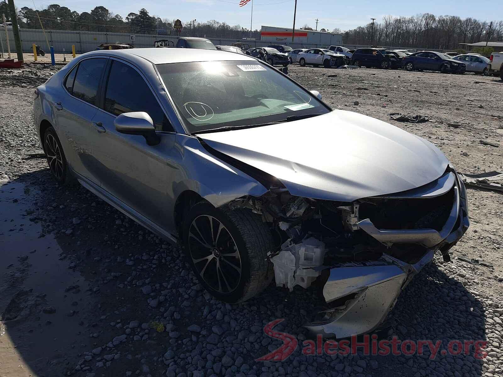 4T1B11HK1JU102740 2018 TOYOTA CAMRY