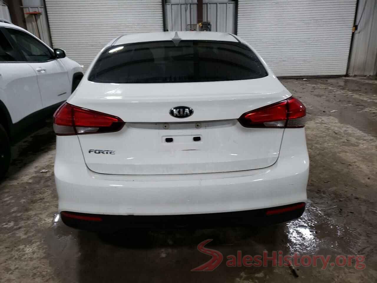 3KPFK4A78HE090976 2017 KIA FORTE