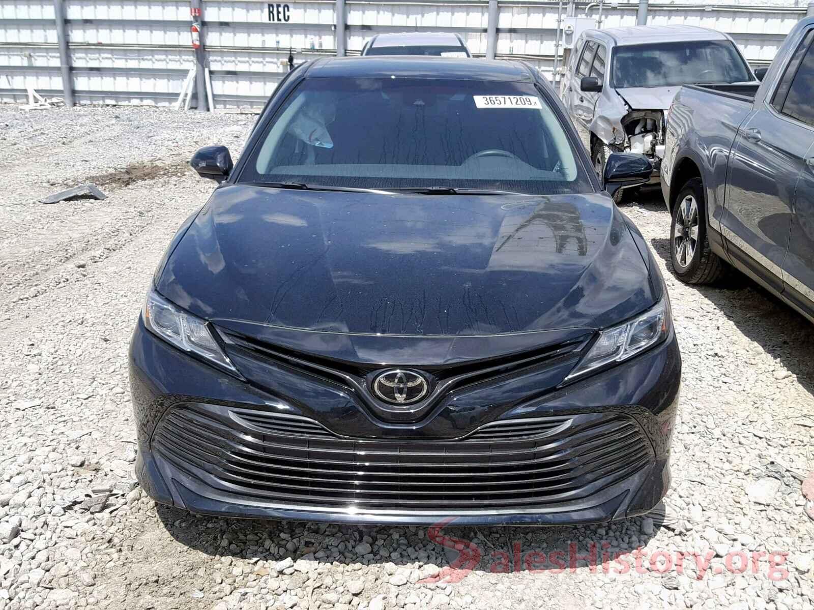 4T1B11HK9JU109158 2018 TOYOTA CAMRY