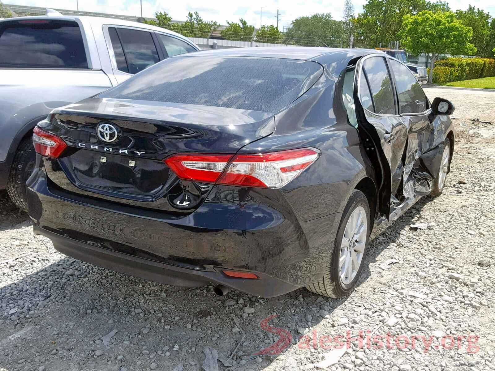 4T1B11HK9JU109158 2018 TOYOTA CAMRY