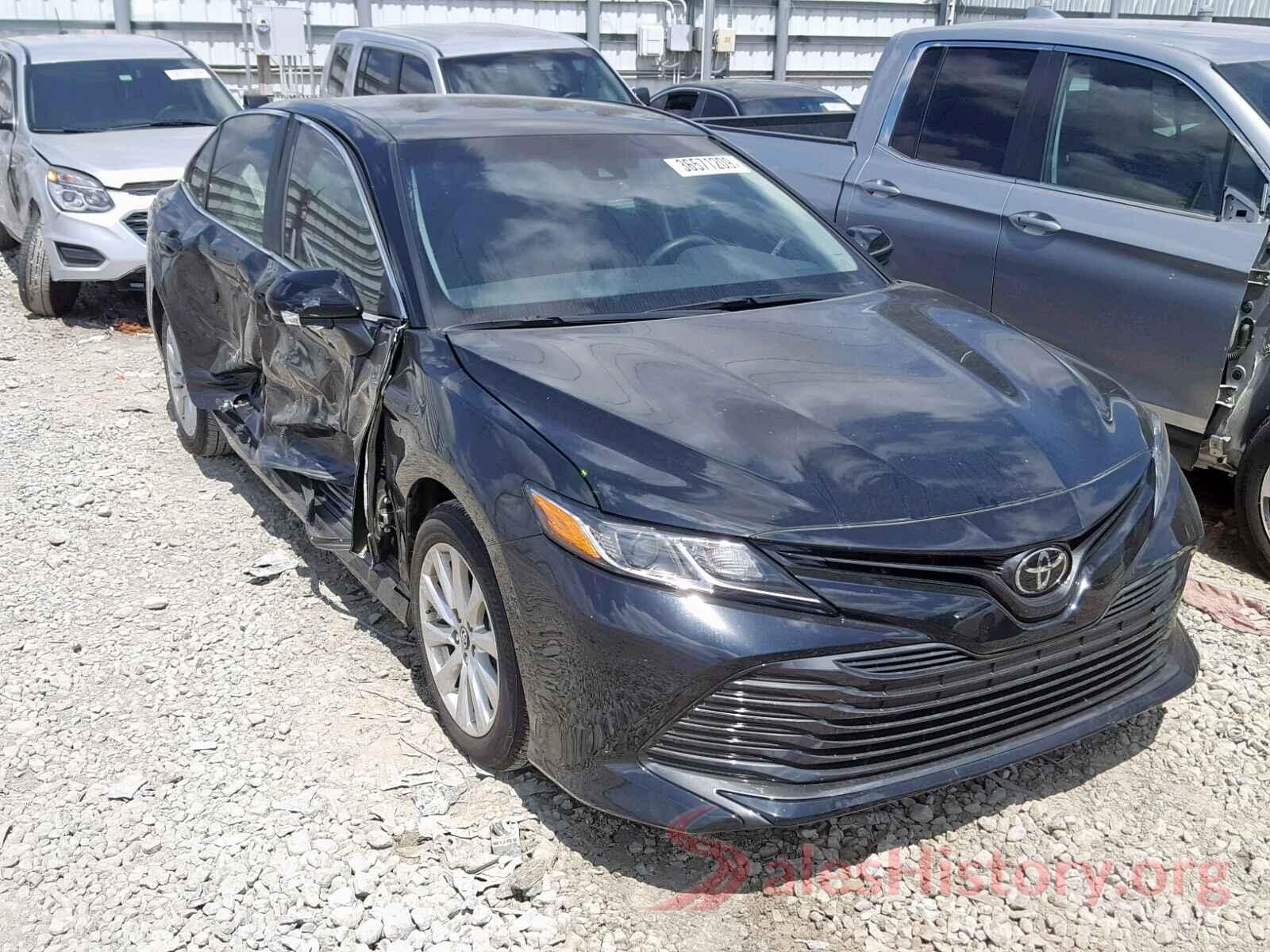 4T1B11HK9JU109158 2018 TOYOTA CAMRY