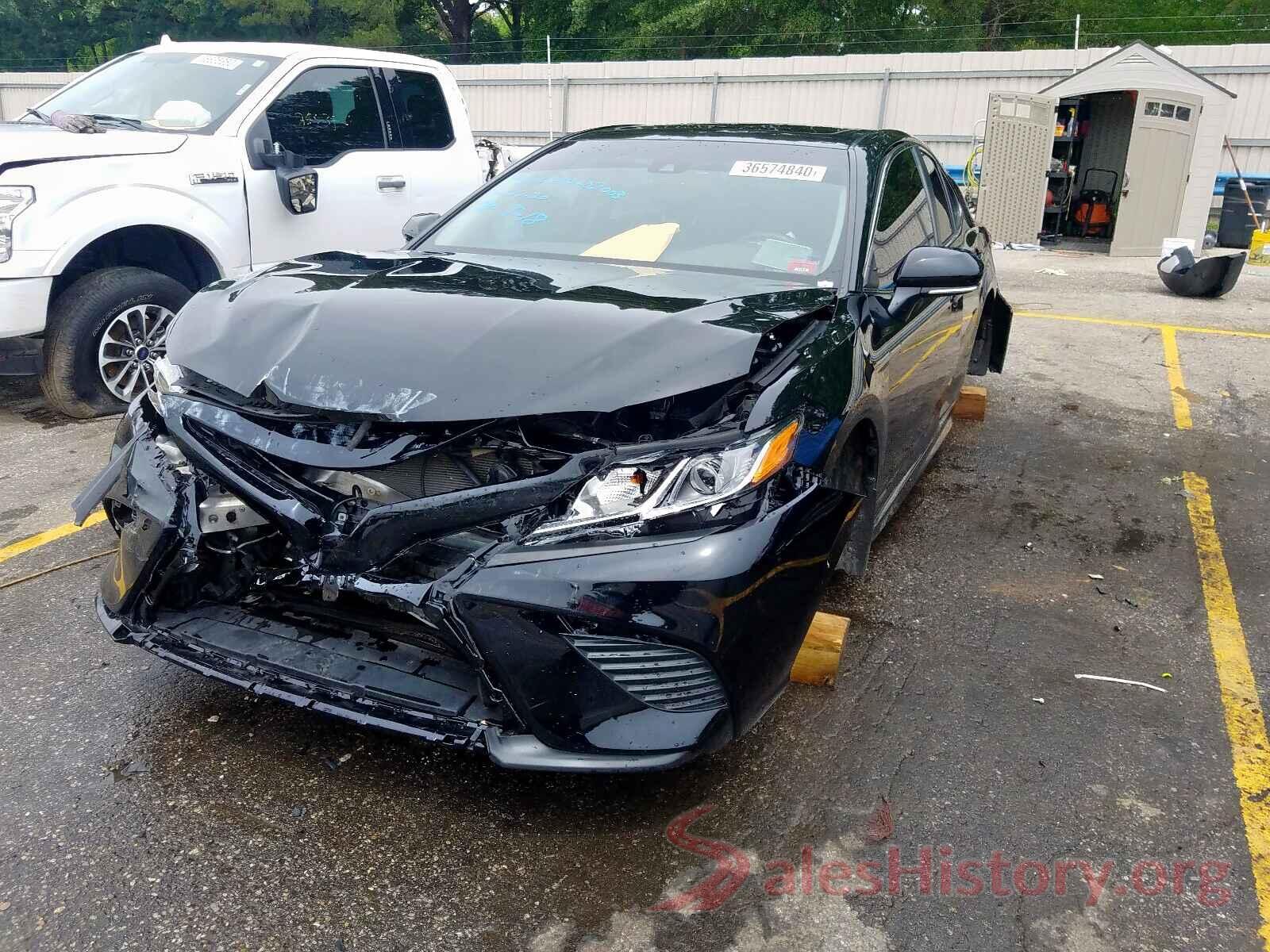 4T1B11HK6JU623517 2018 TOYOTA CAMRY