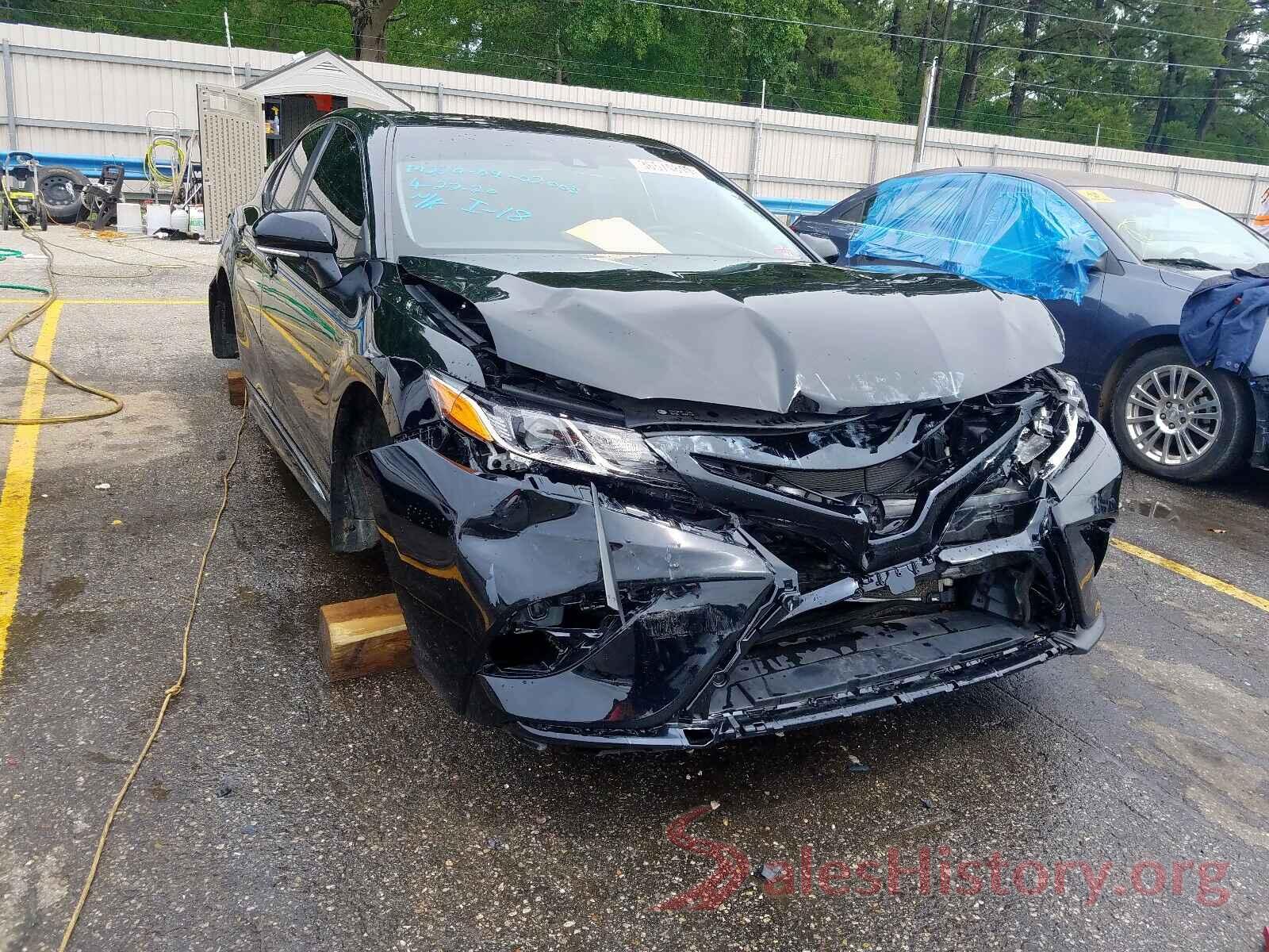 4T1B11HK6JU623517 2018 TOYOTA CAMRY