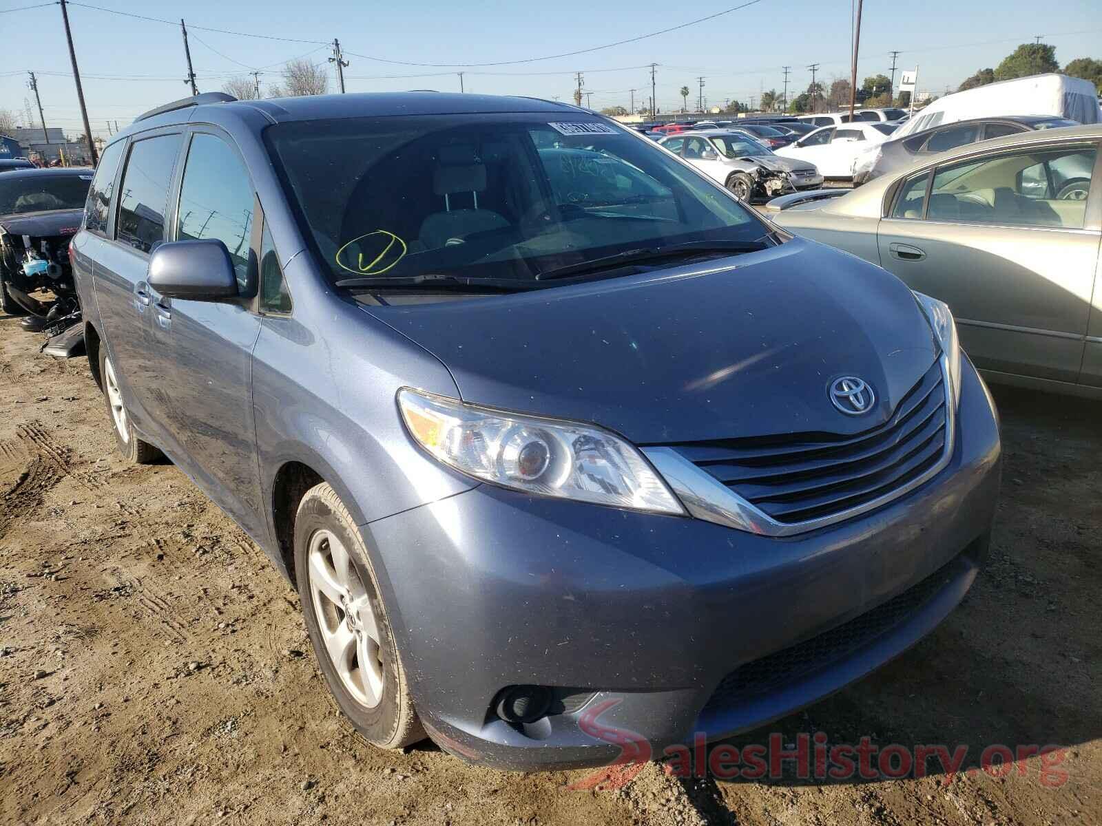 5TDKZ3DC2HS853545 2017 TOYOTA SIENNA