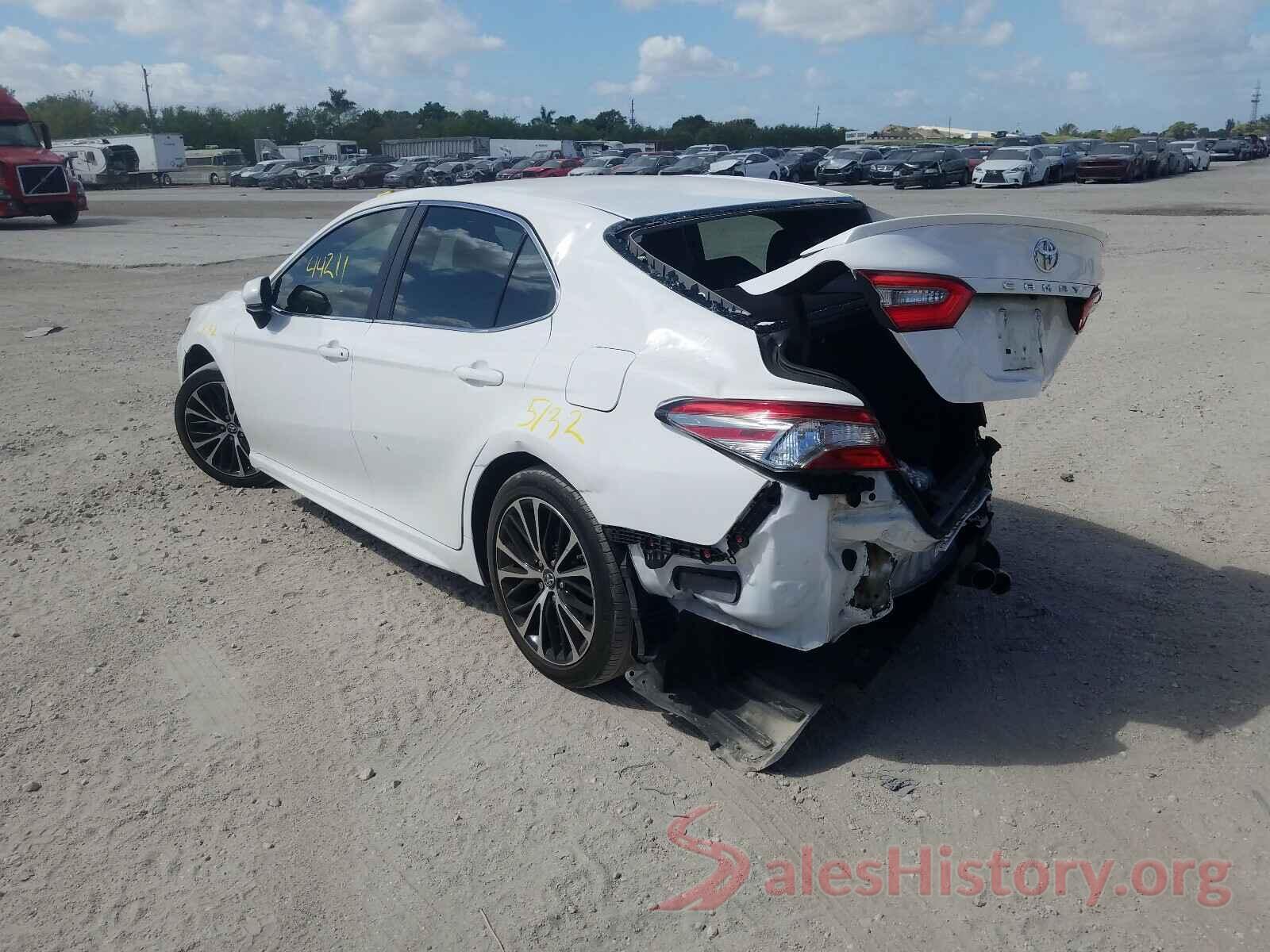 4T1B11HK9JU506790 2018 TOYOTA CAMRY