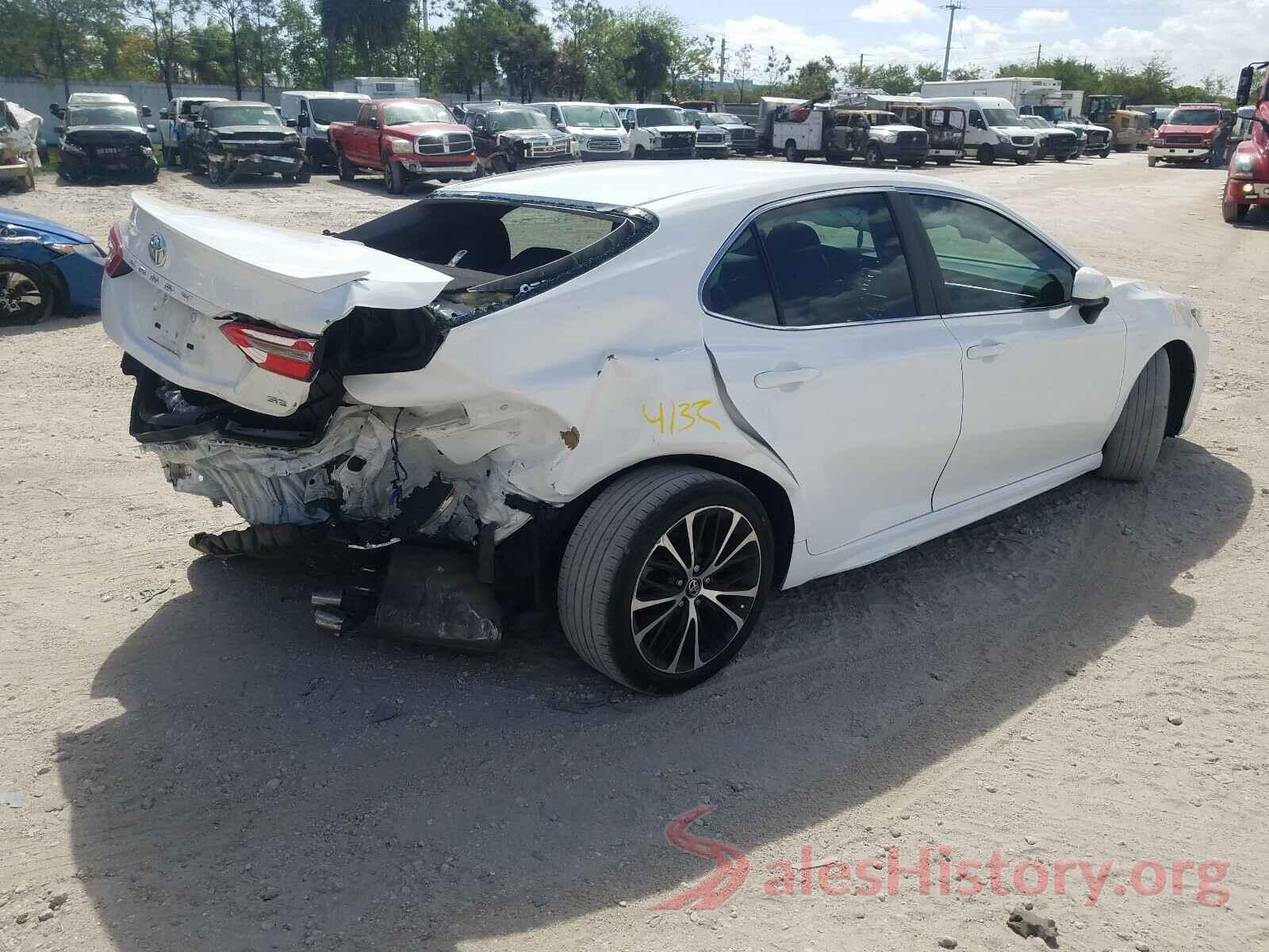 4T1B11HK9JU506790 2018 TOYOTA CAMRY