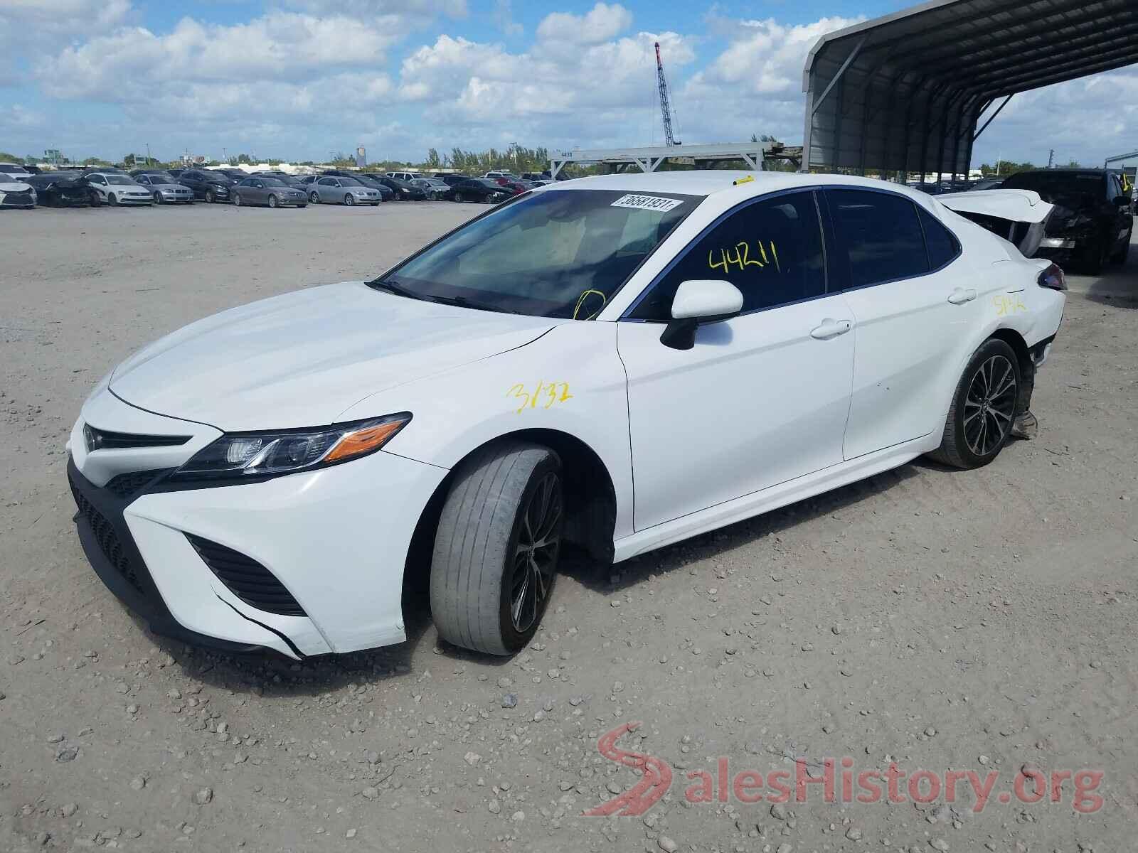 4T1B11HK9JU506790 2018 TOYOTA CAMRY