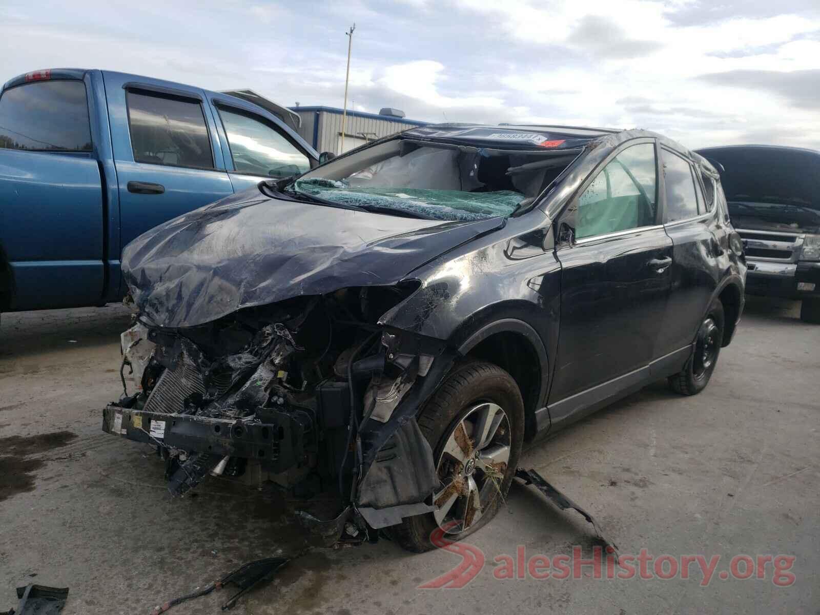 2T3WFREV9JW413775 2018 TOYOTA RAV4