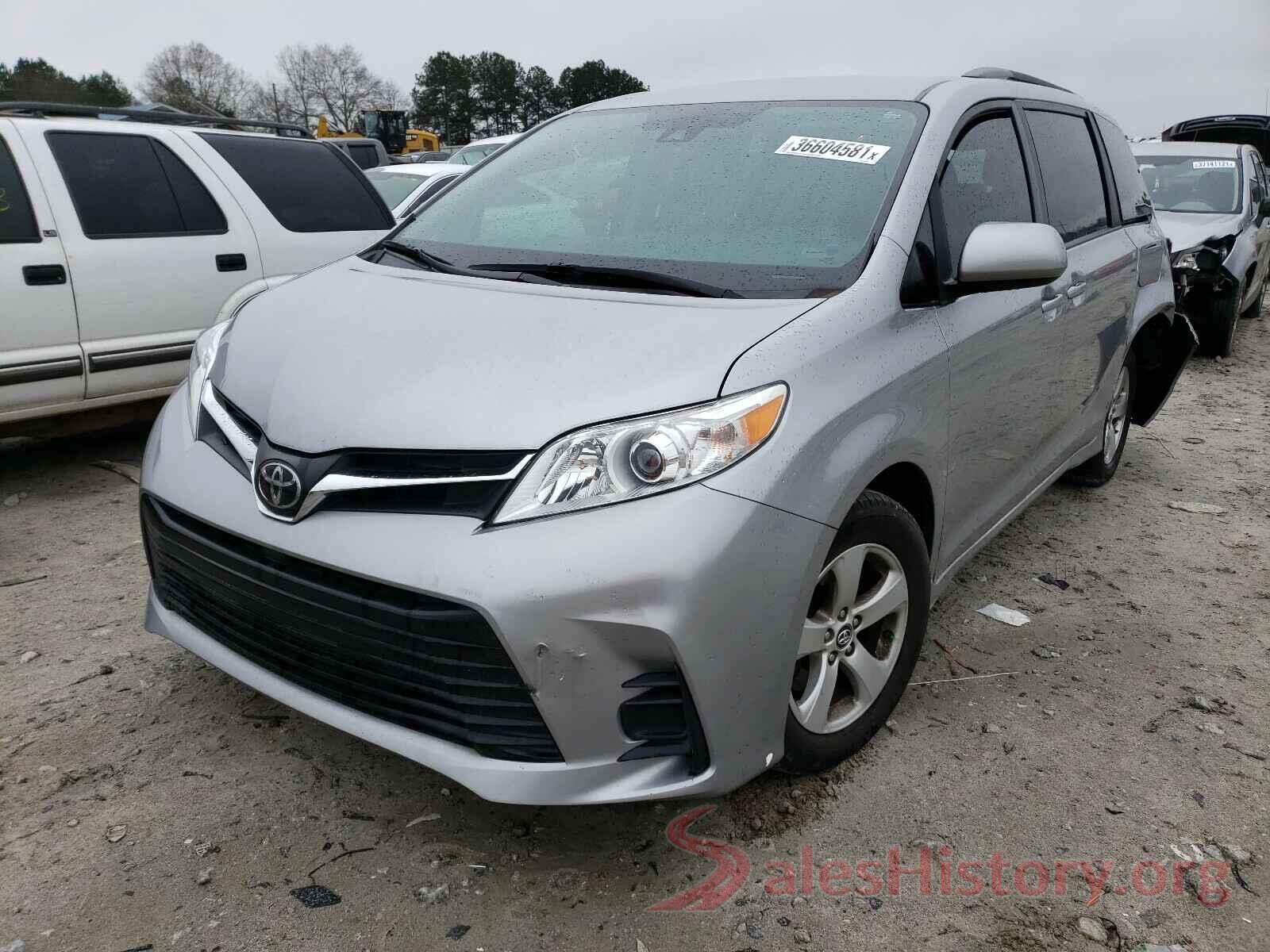 5TDKZ3DC4JS957492 2018 TOYOTA SIENNA