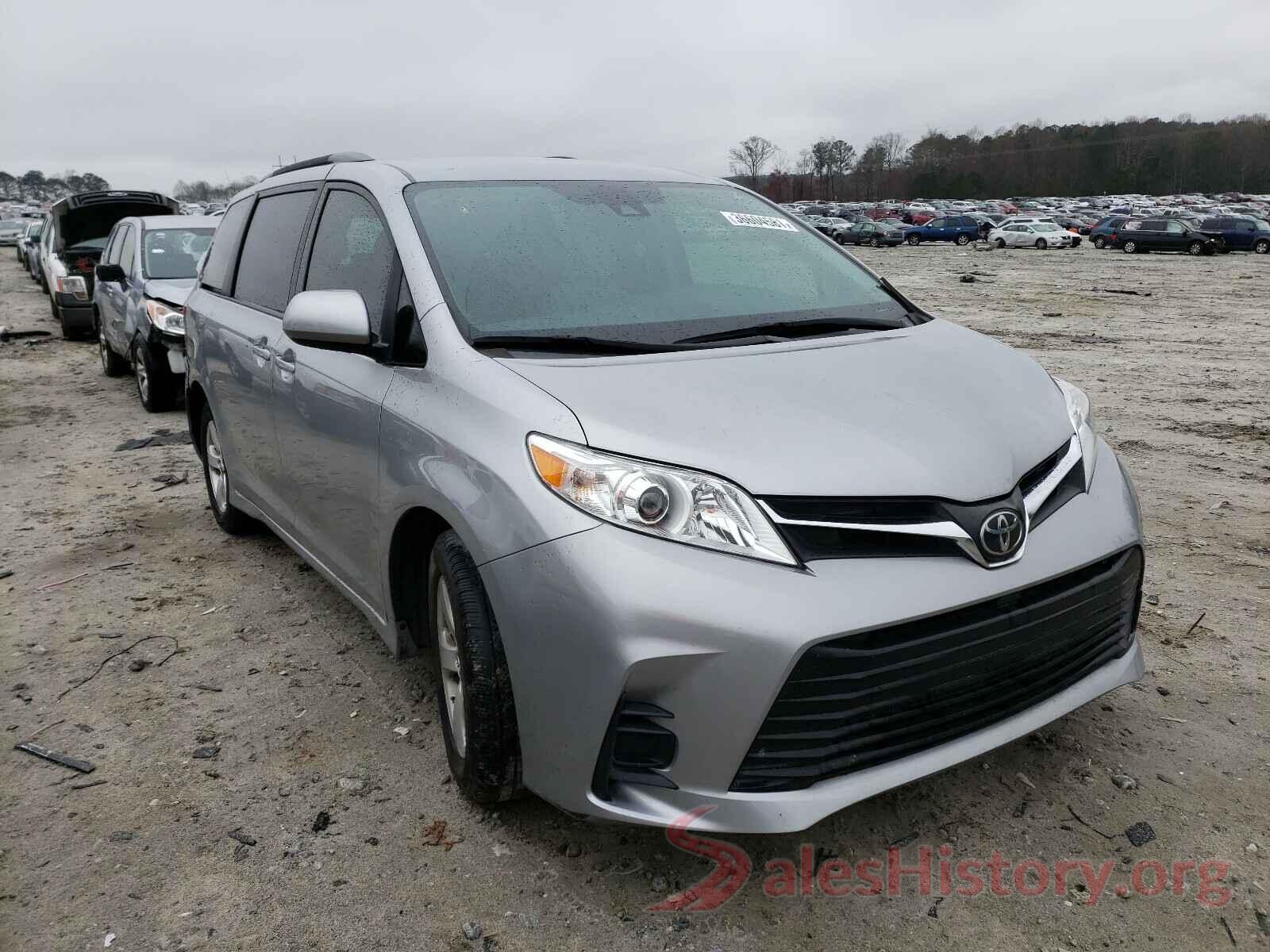 5TDKZ3DC4JS957492 2018 TOYOTA SIENNA