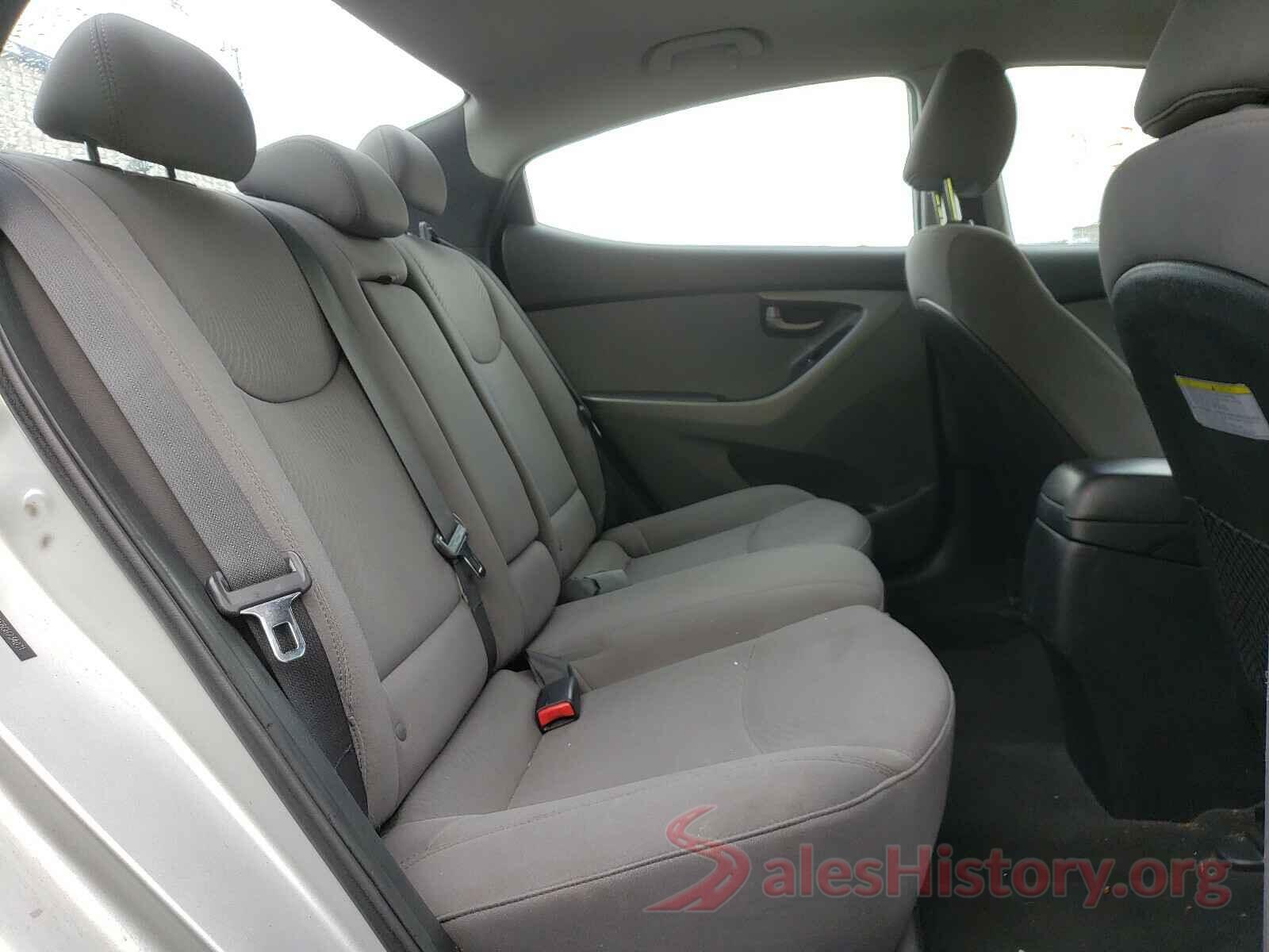 5NPDH4AE8GH734071 2016 HYUNDAI ELANTRA