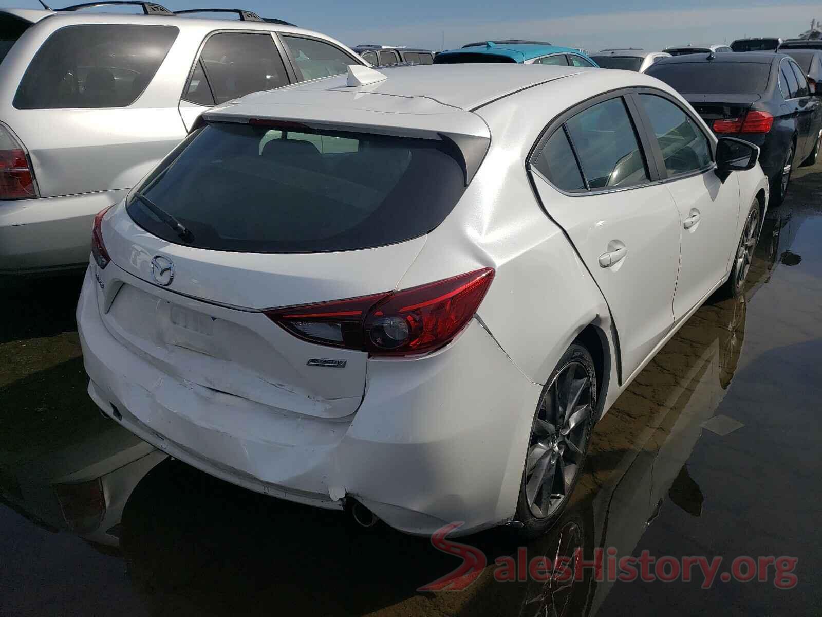 3MZBN1L36JM170204 2018 MAZDA 3