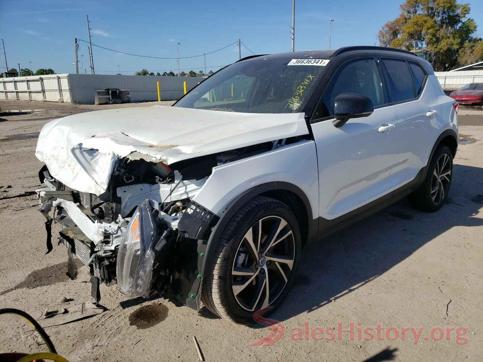 YV4162UM4L2347185 2020 VOLVO XC40