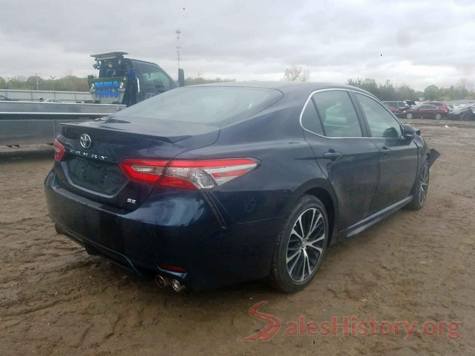 4T1B11HK4JU573832 2018 TOYOTA CAMRY