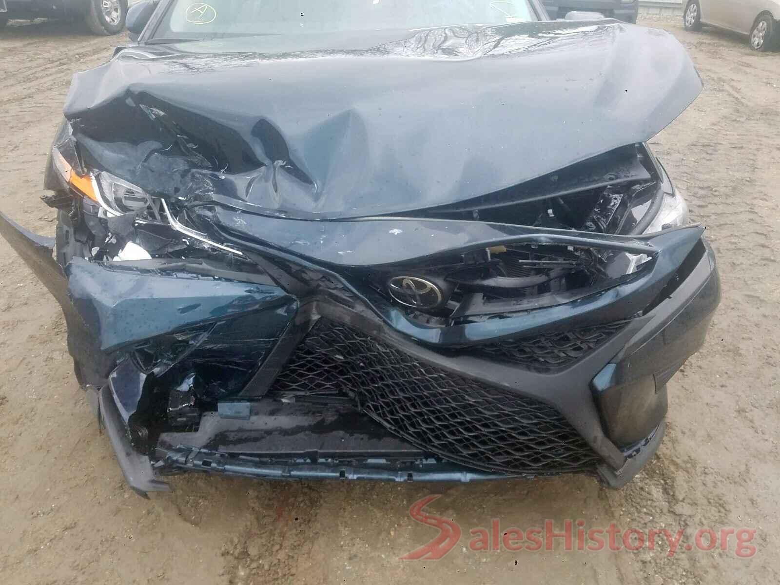 4T1B11HK4JU573832 2018 TOYOTA CAMRY