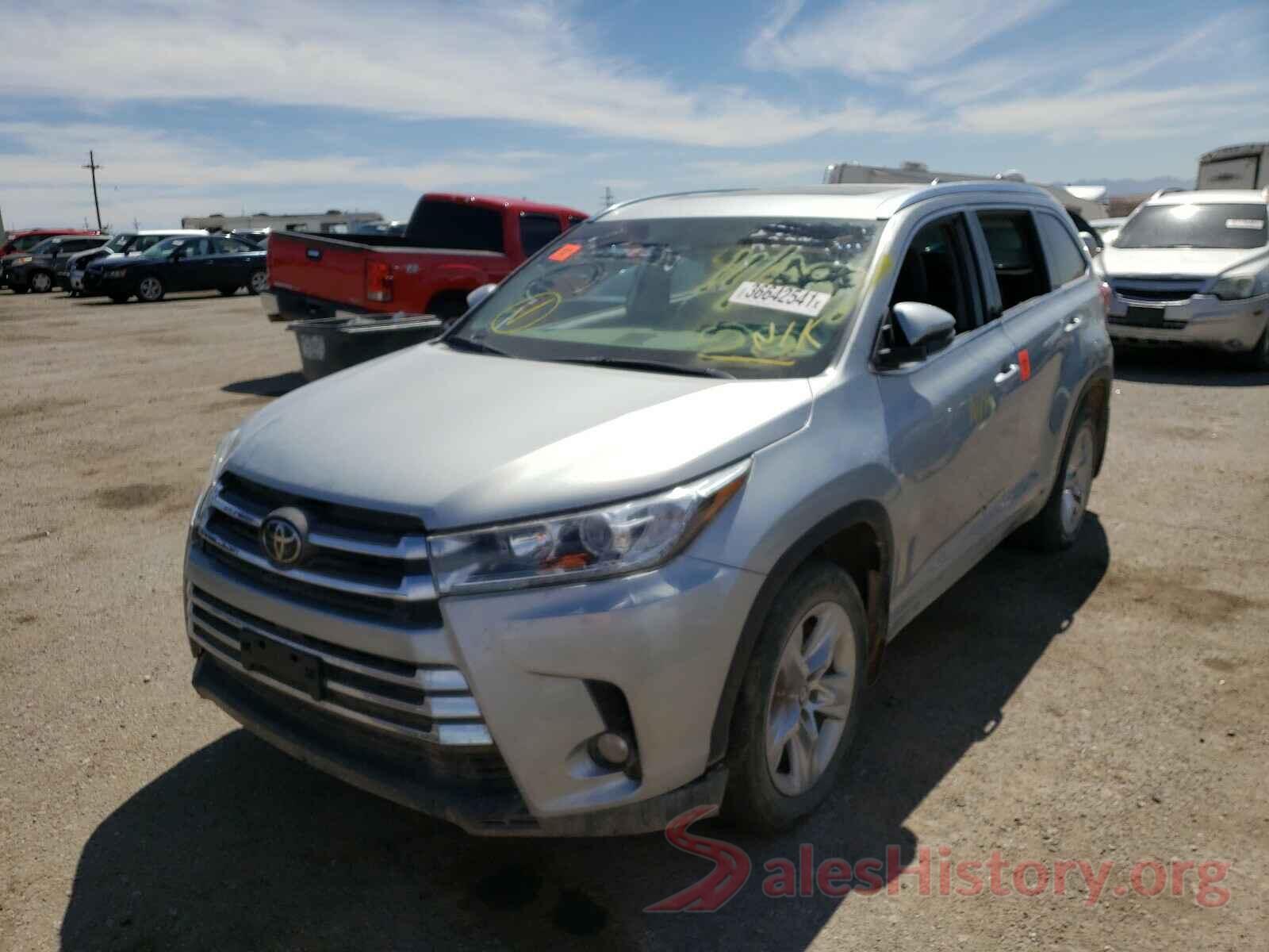 5TDDZRFH8JS820558 2018 TOYOTA HIGHLANDER