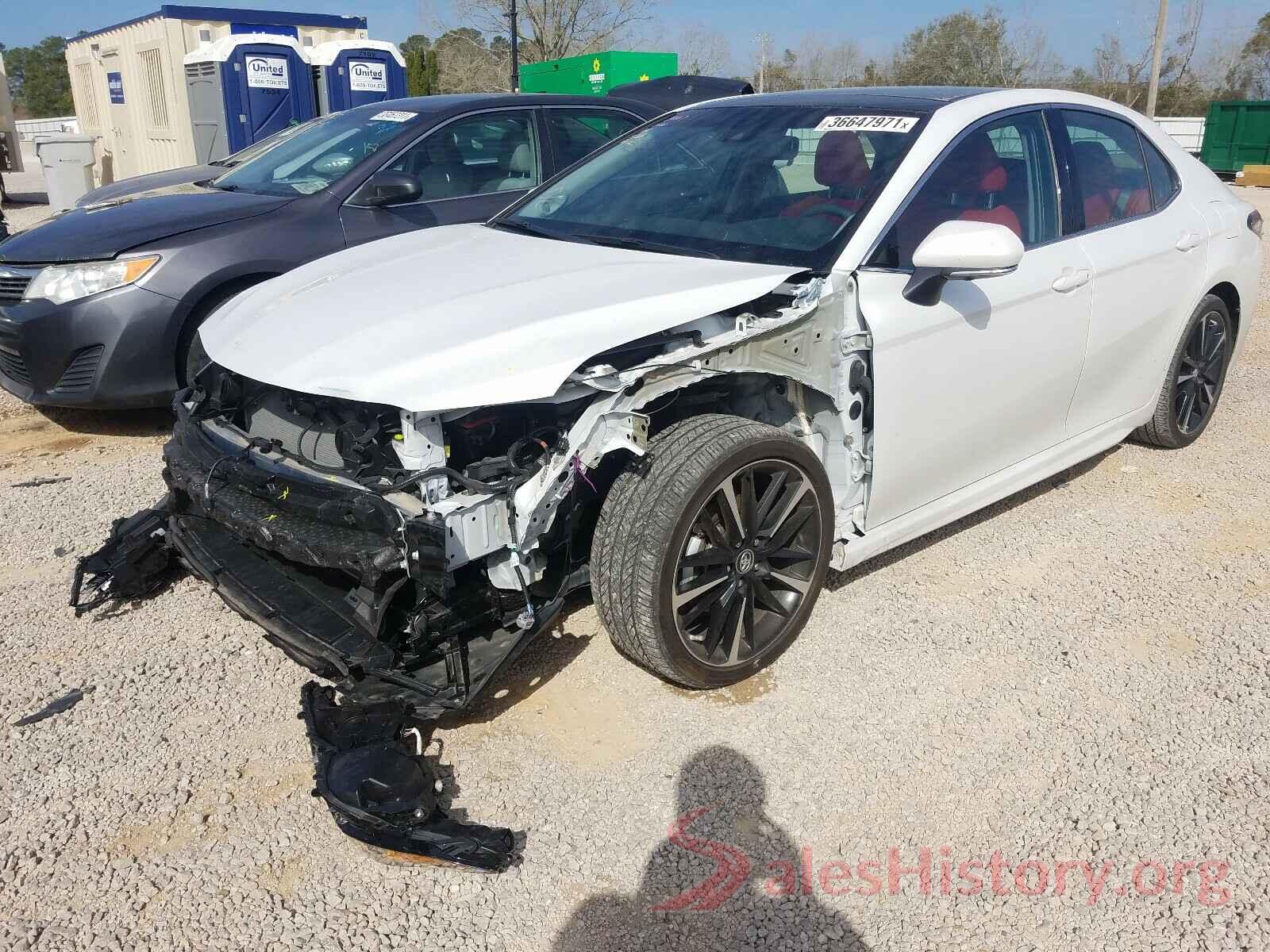 4T1B61HK2JU678757 2018 TOYOTA CAMRY