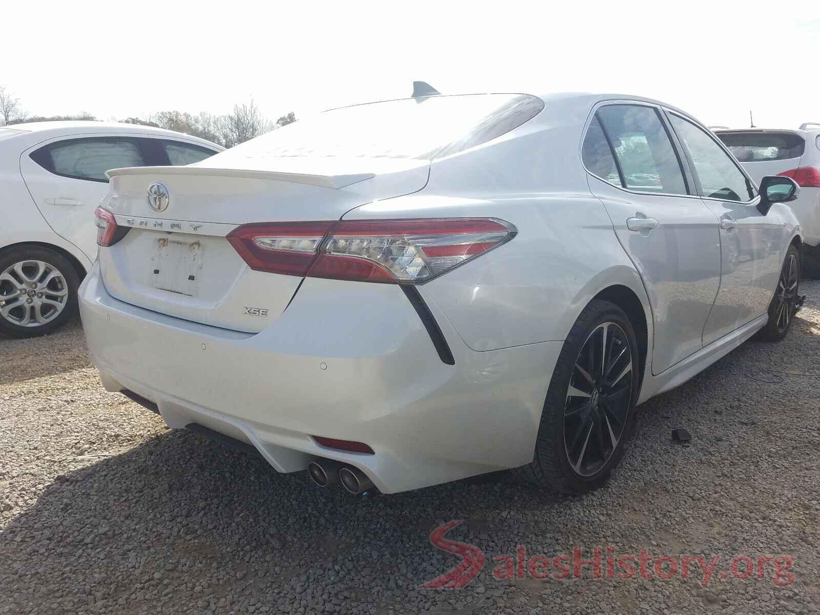 4T1B61HK2JU678757 2018 TOYOTA CAMRY