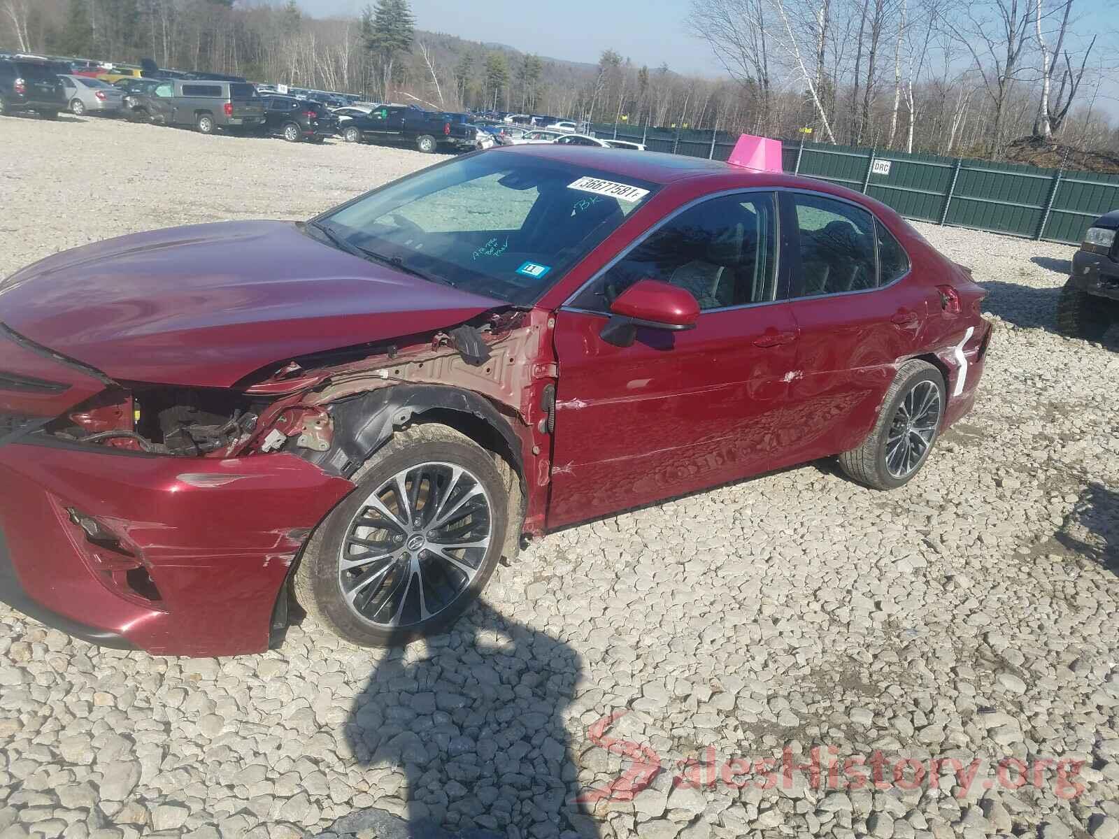 4T1B11HK8JU563031 2018 TOYOTA CAMRY