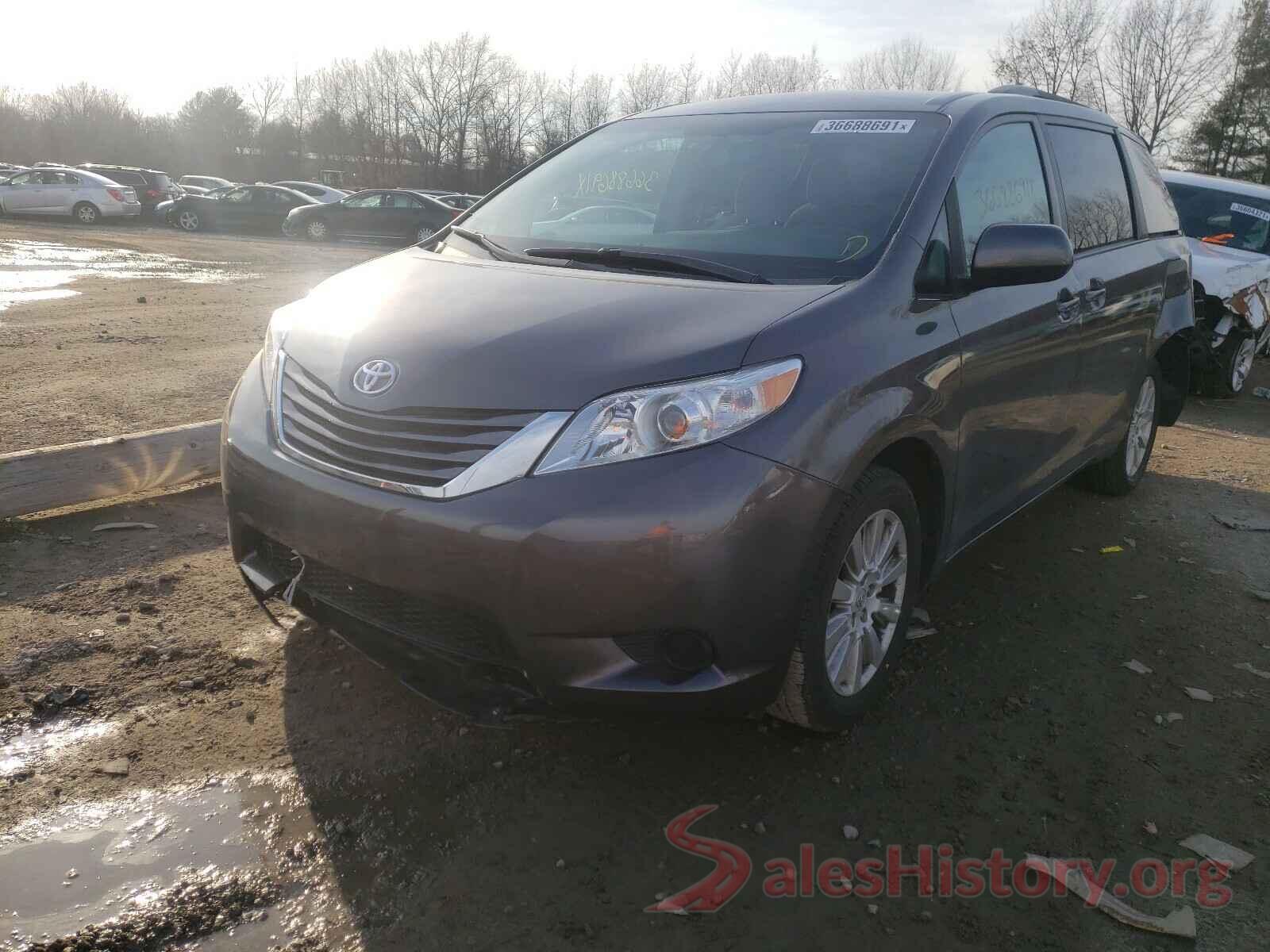 5TDJZ3DC9HS164632 2017 TOYOTA SIENNA