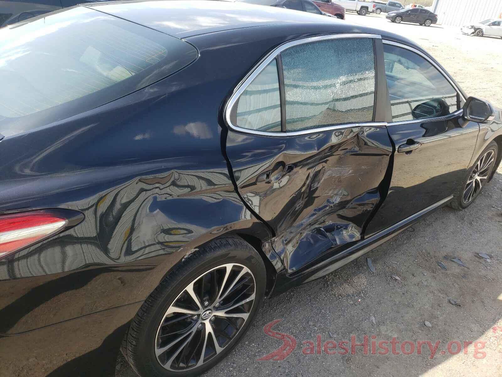 4T1B11HK7JU573307 2018 TOYOTA CAMRY