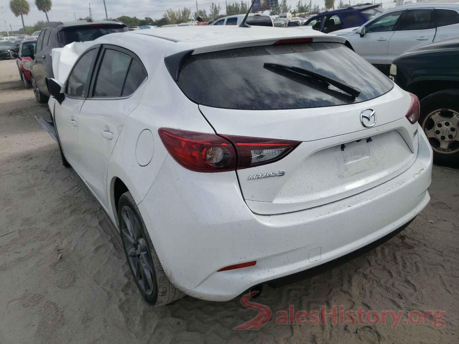 3MZBN1L30JM165158 2018 MAZDA 3