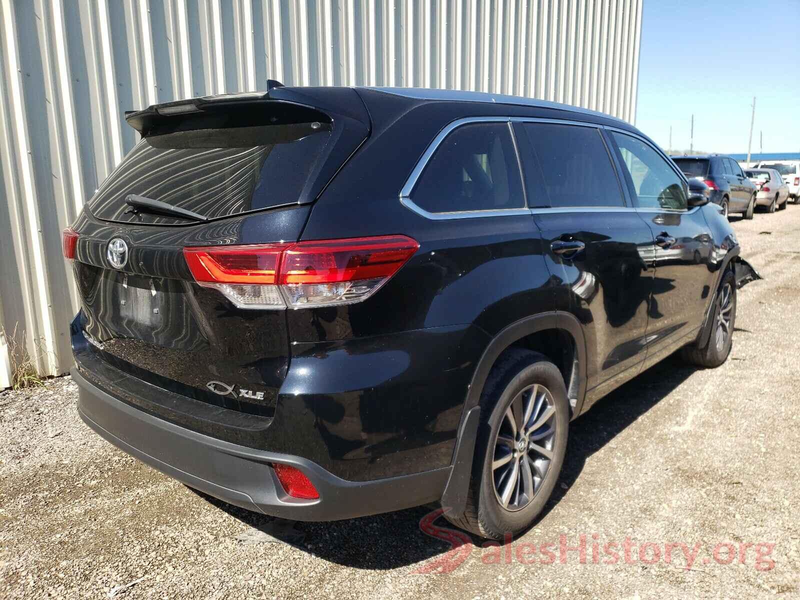 5TDKZRFH2JS529755 2018 TOYOTA HIGHLANDER