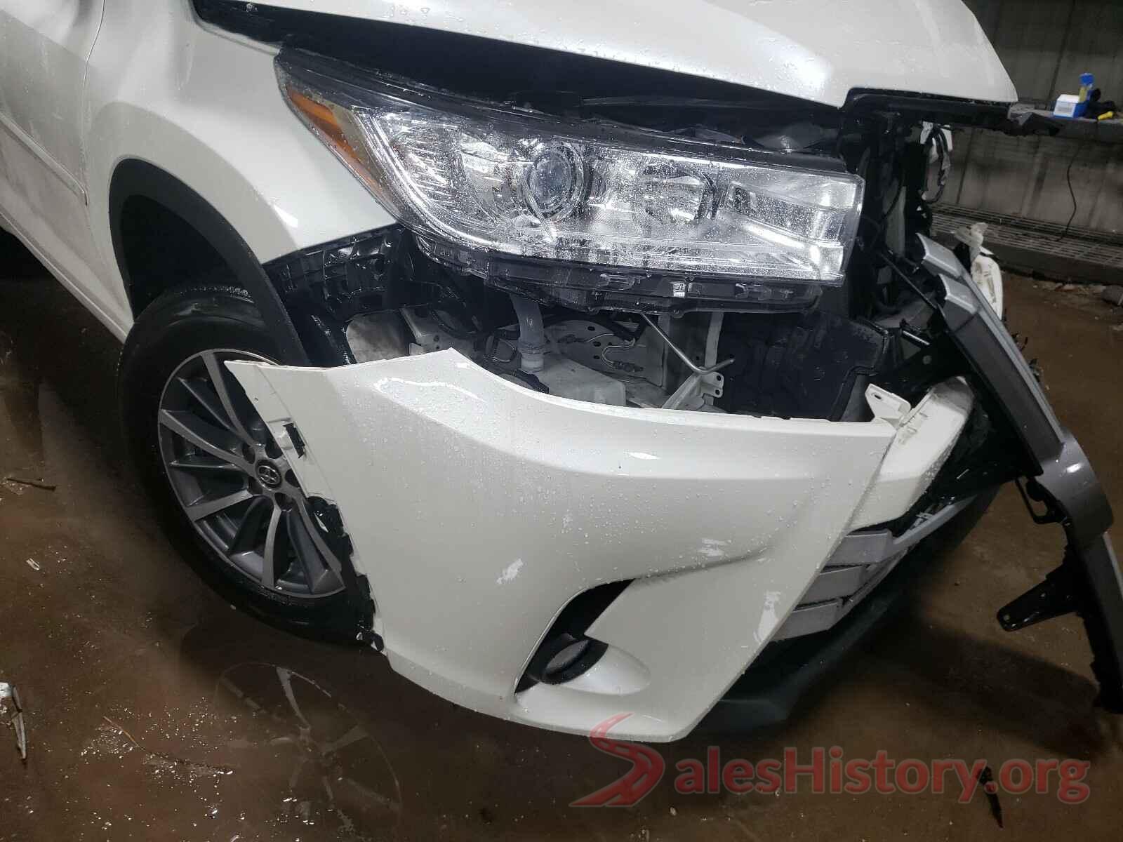 5TDJZRFH0JS560112 2018 TOYOTA HIGHLANDER