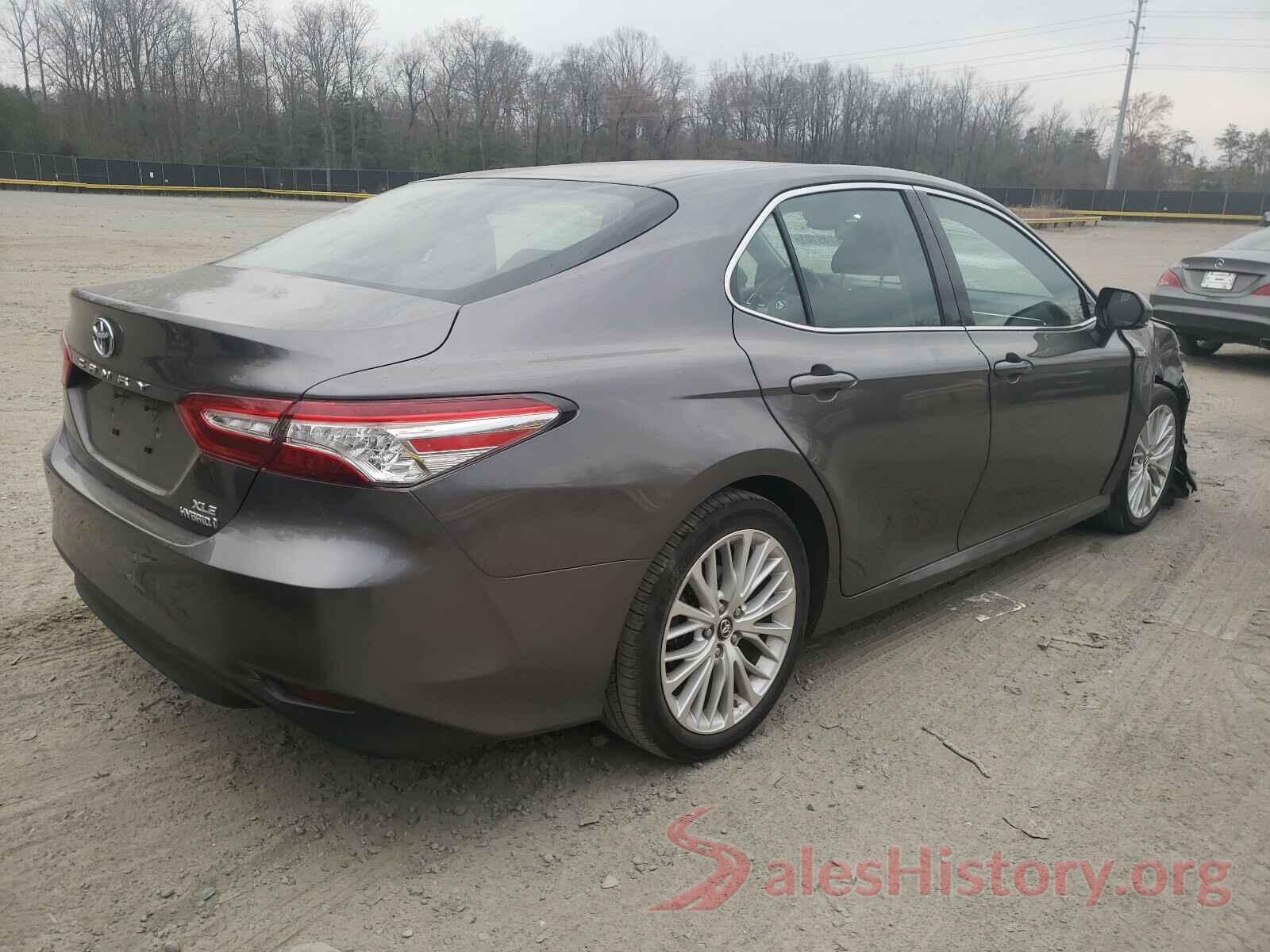 4T1B21HK2JU005821 2018 TOYOTA CAMRY