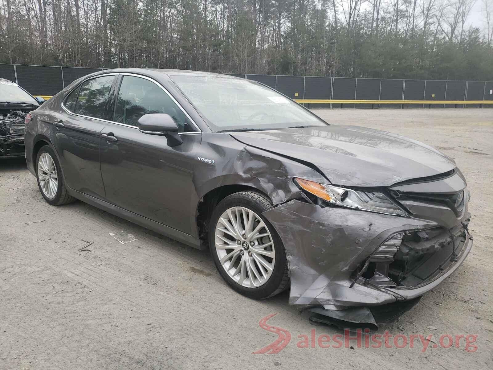 4T1B21HK2JU005821 2018 TOYOTA CAMRY