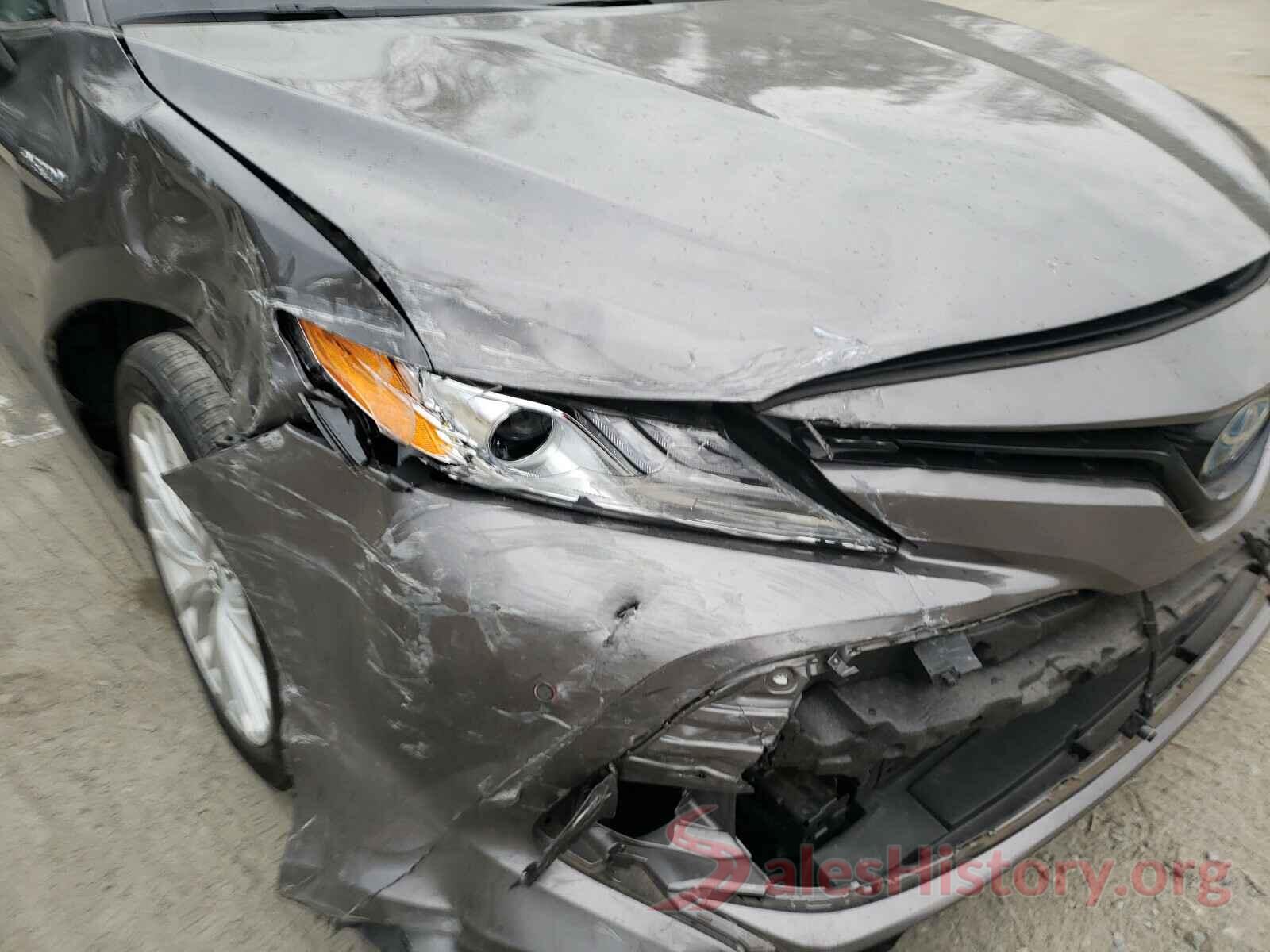 4T1B21HK2JU005821 2018 TOYOTA CAMRY