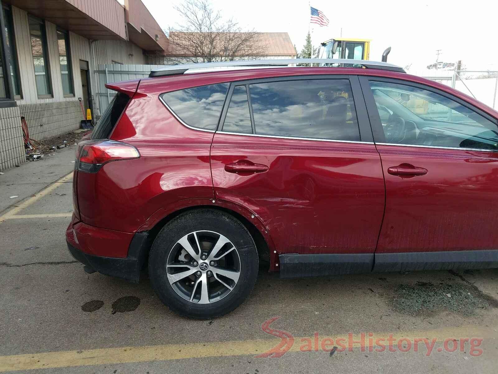 2T3WFREV3JW437246 2018 TOYOTA RAV4