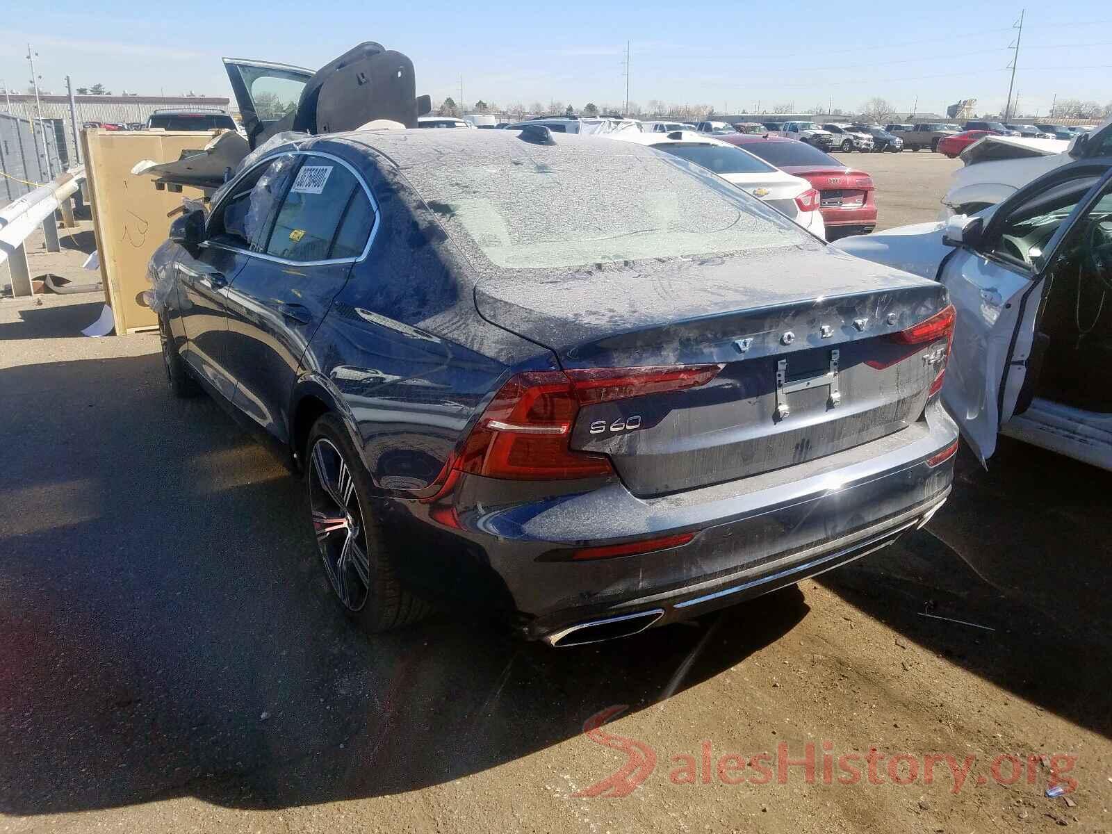 7JRA22TL2KG004045 2019 VOLVO S60