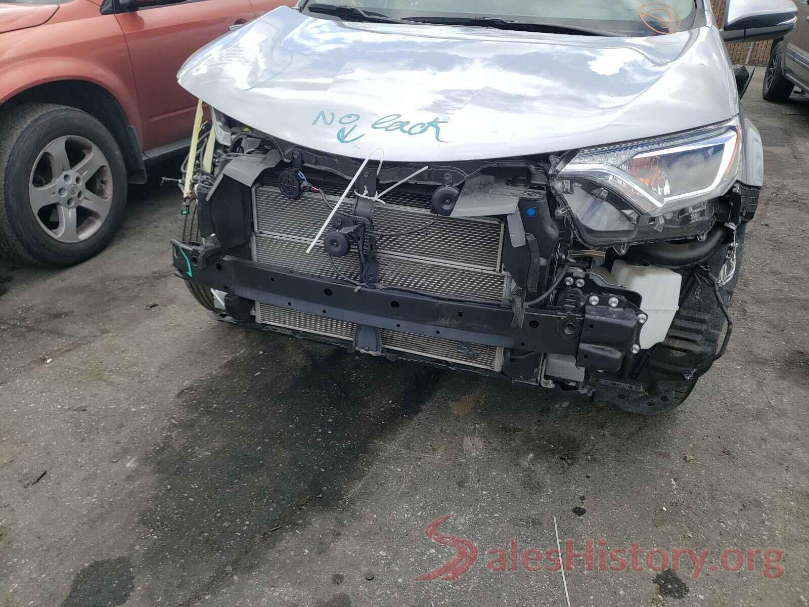 JTMRJREV8JD180576 2018 TOYOTA RAV4