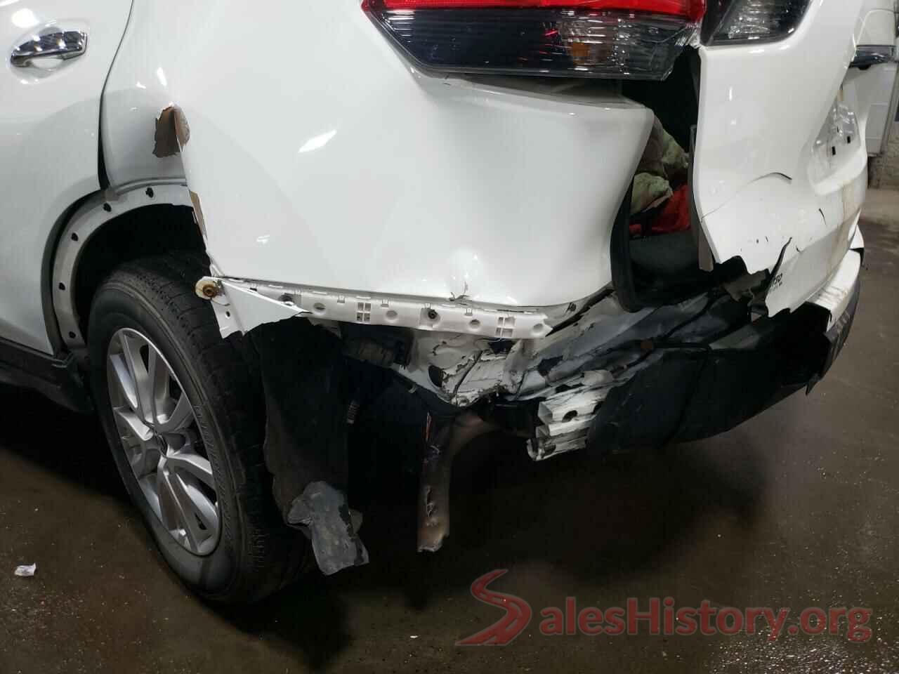 KNMAT2MV5HP507587 2017 NISSAN ROGUE