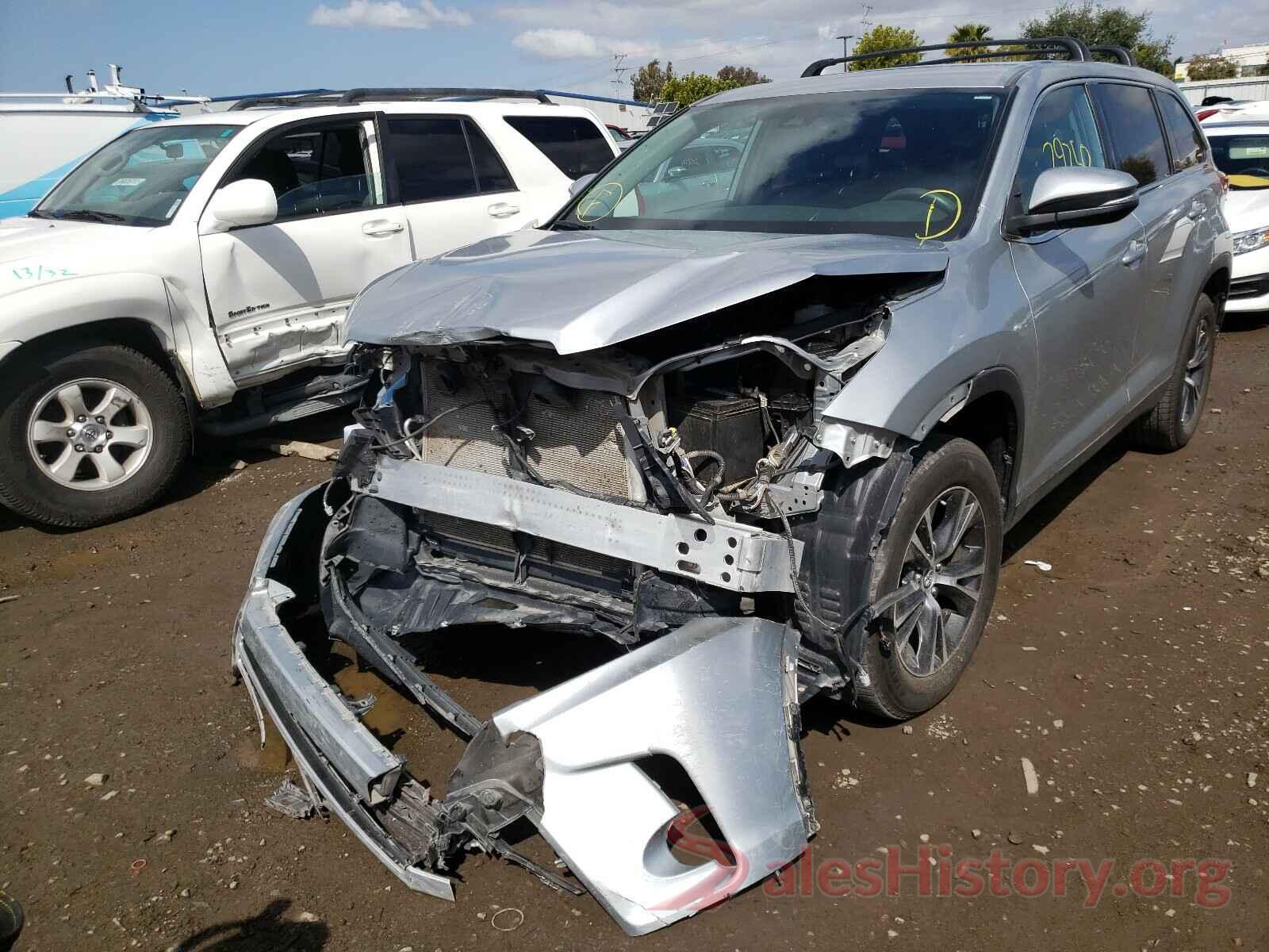 5TDZARFH3KS043284 2019 TOYOTA HIGHLANDER