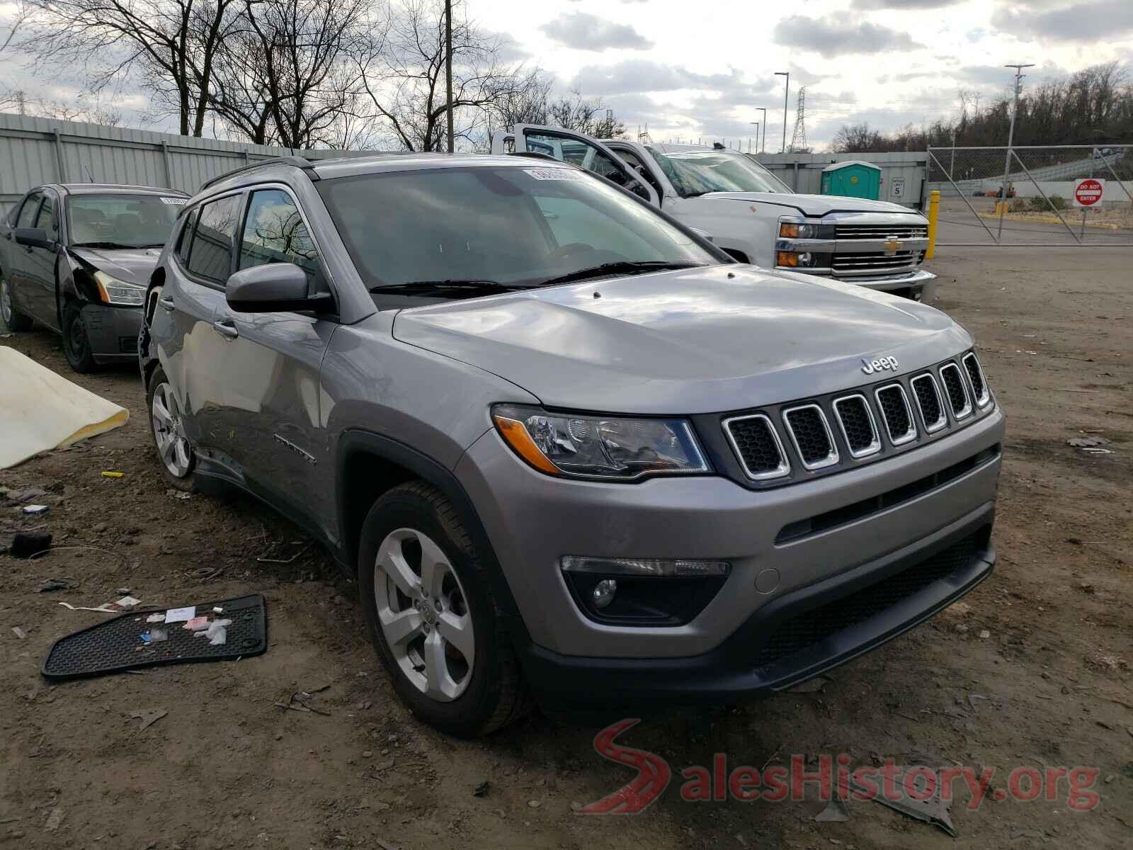 3C4NJDBB9JT470573 2018 JEEP COMPASS