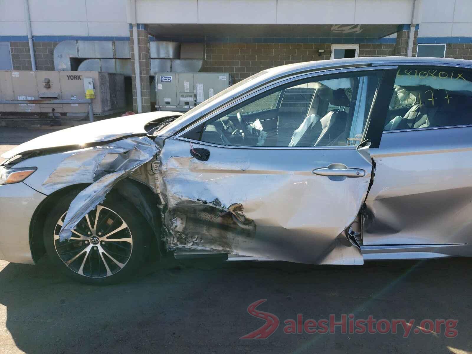 4T1B11HK9JU002093 2018 TOYOTA CAMRY