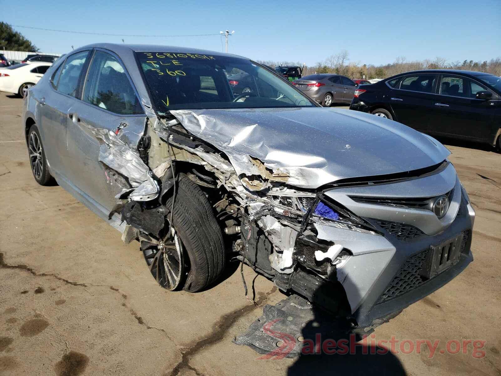 4T1B11HK9JU002093 2018 TOYOTA CAMRY