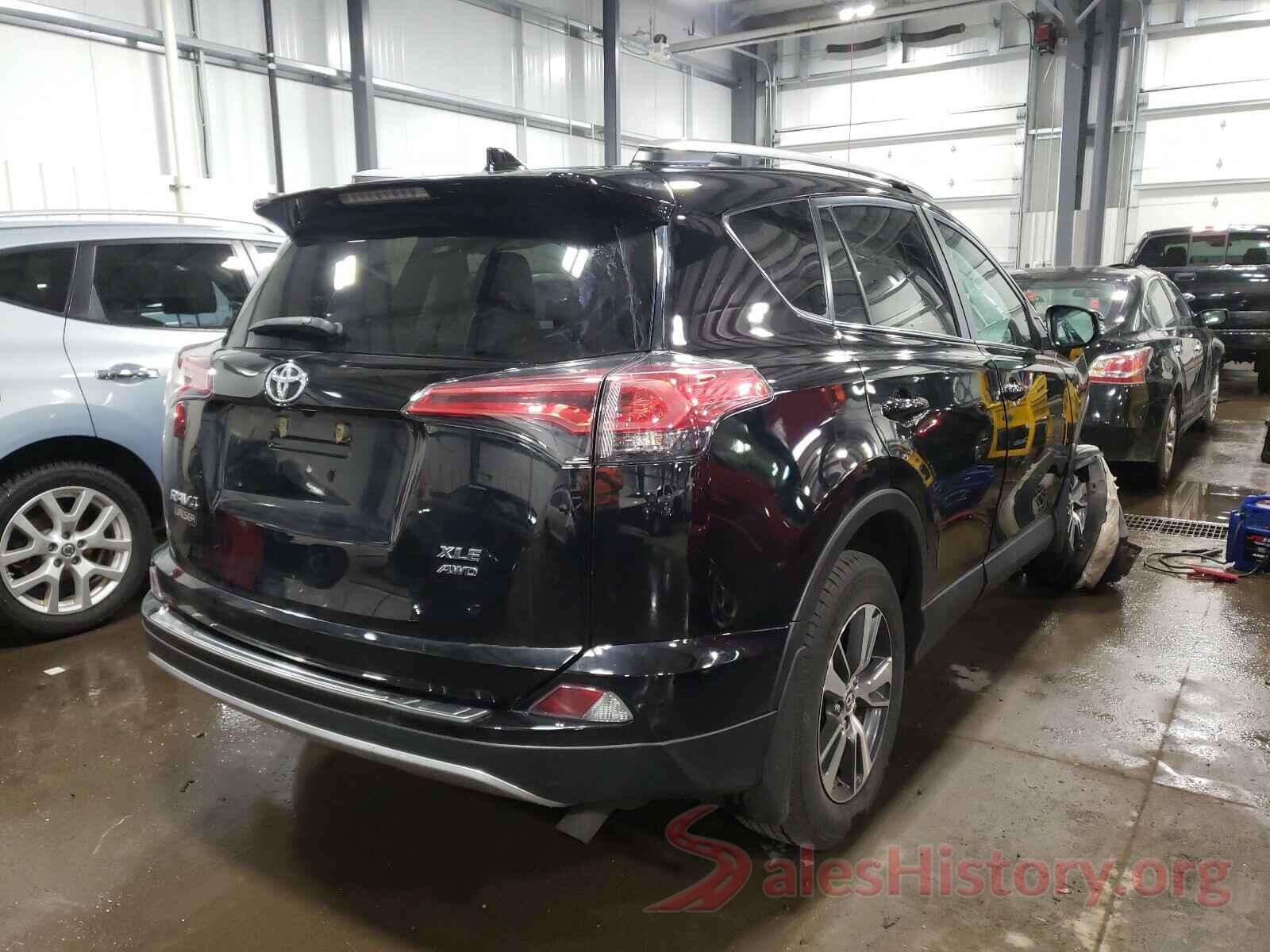 2T3RFREV4JW750612 2018 TOYOTA RAV4