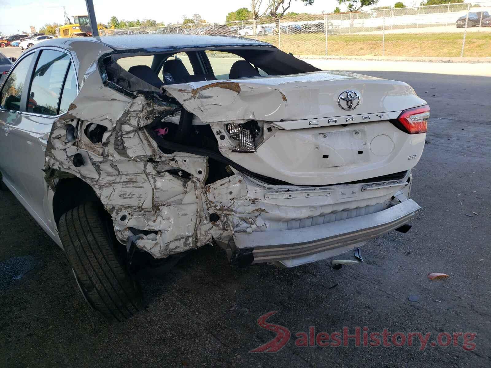 4T1B11HK6JU078600 2018 TOYOTA CAMRY