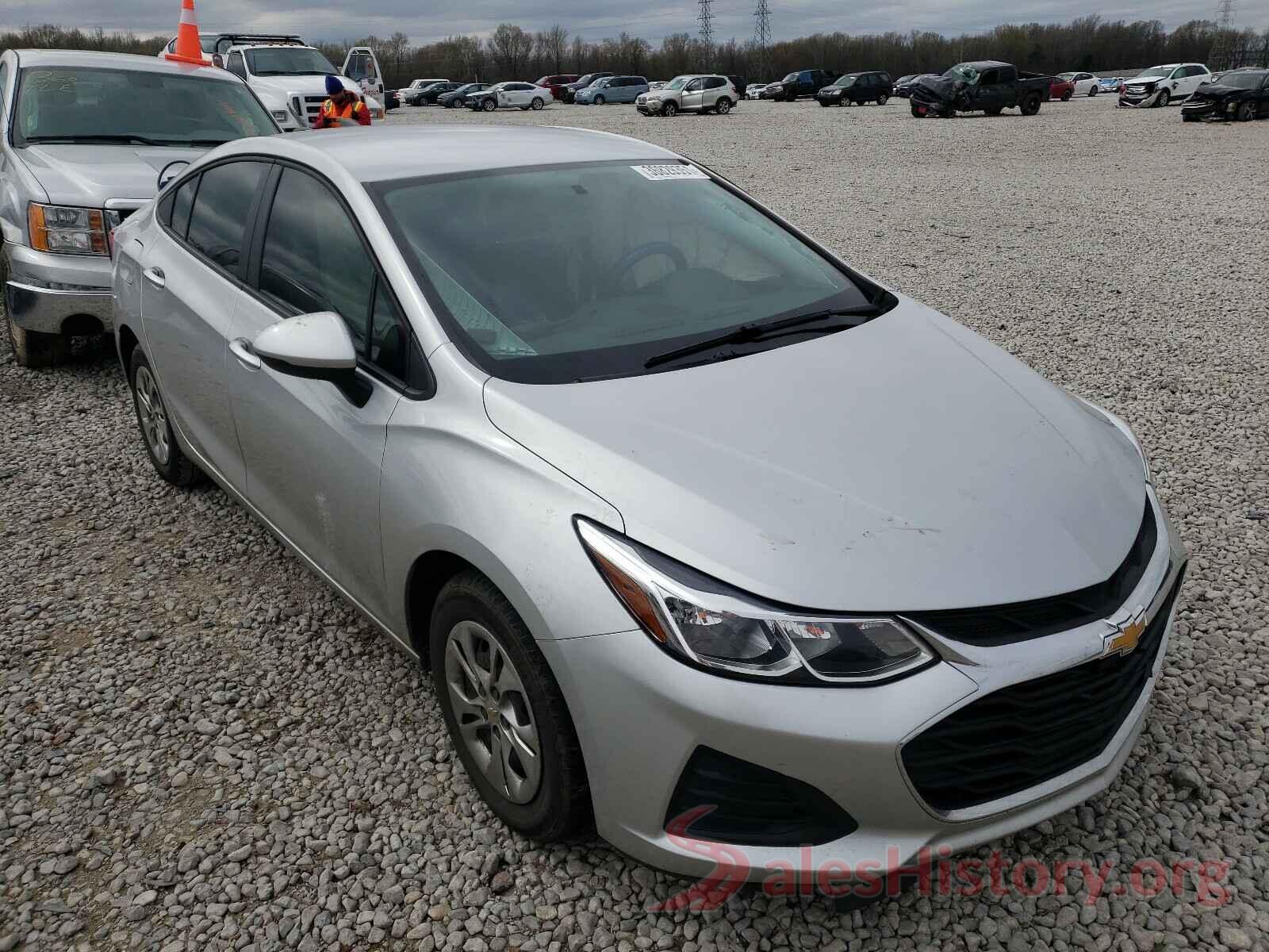 1G1BC5SM0K7139917 2019 CHEVROLET CRUZE