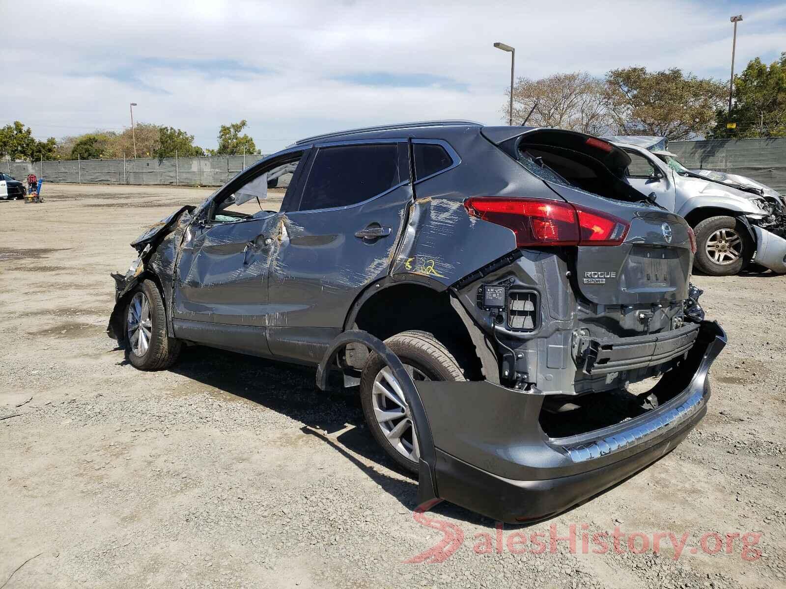 JN1BJ1CP2JW157759 2018 NISSAN ROGUE