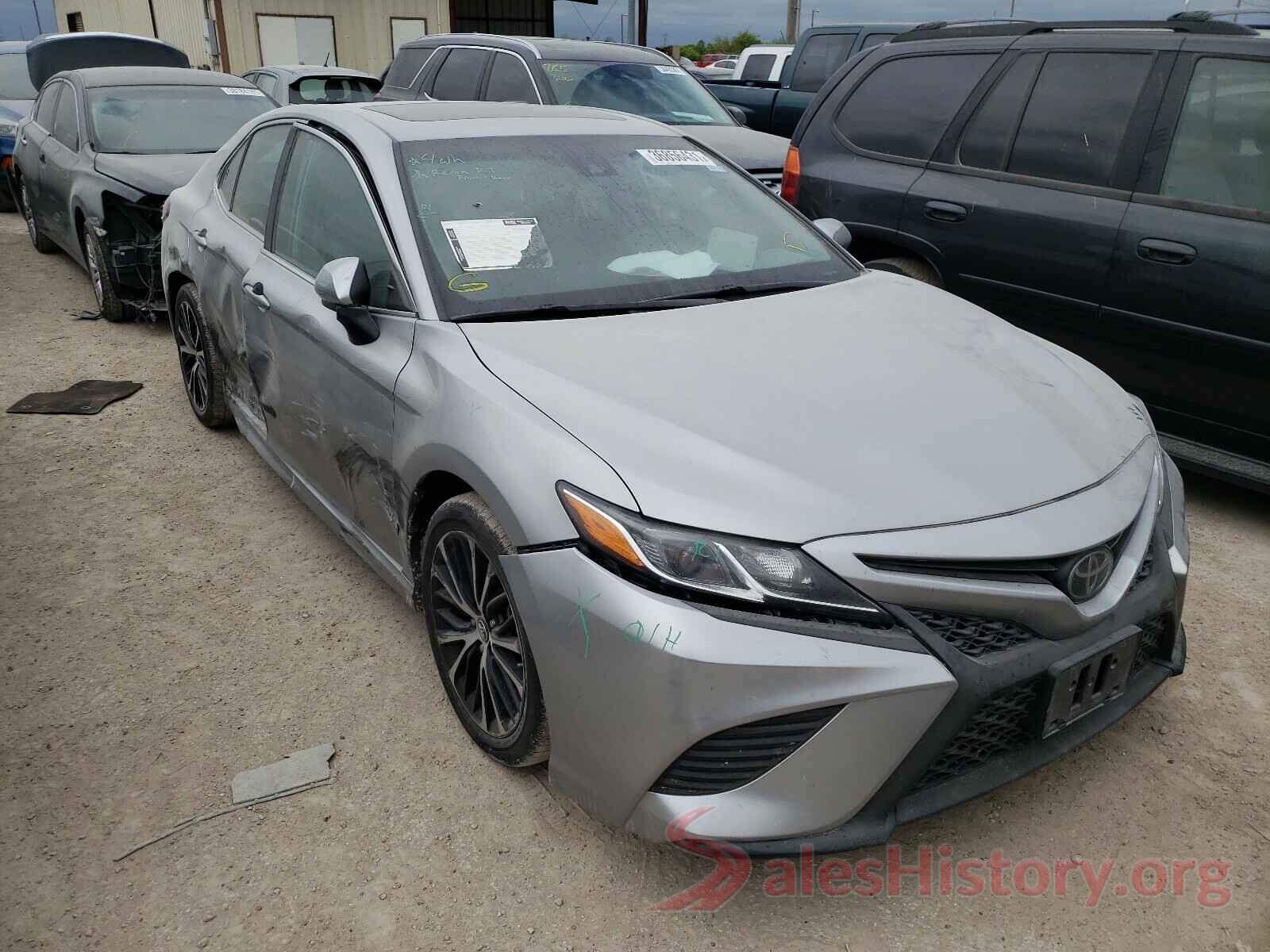 4T1B11HK4JU608644 2018 TOYOTA CAMRY