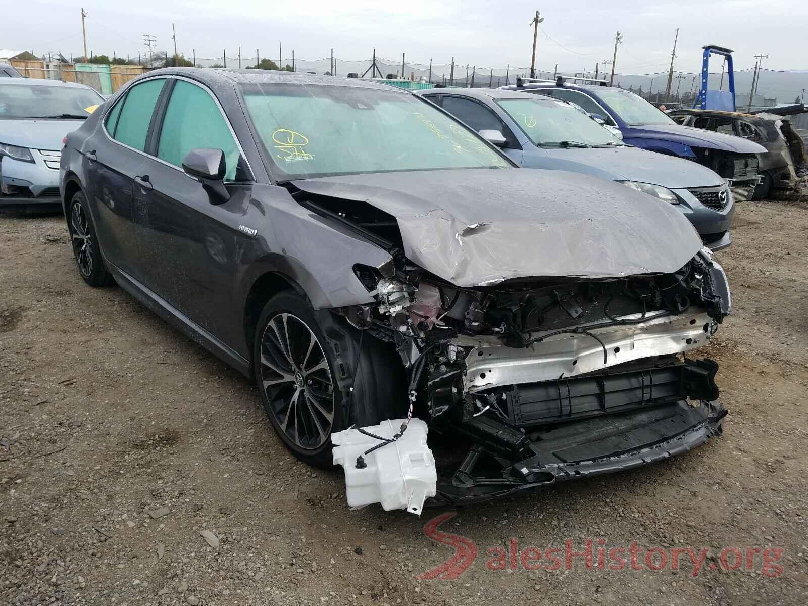 4T1B21HKXJU004867 2018 TOYOTA CAMRY