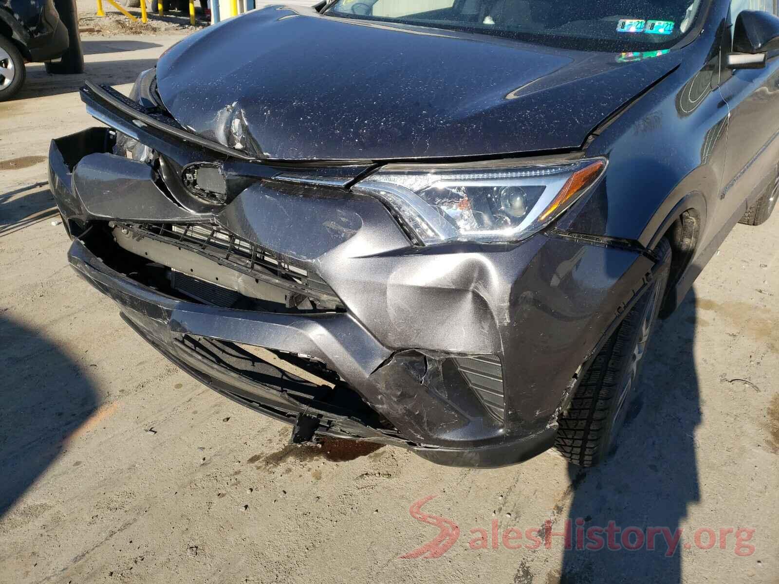 JTMBFREV6JJ207018 2018 TOYOTA RAV4