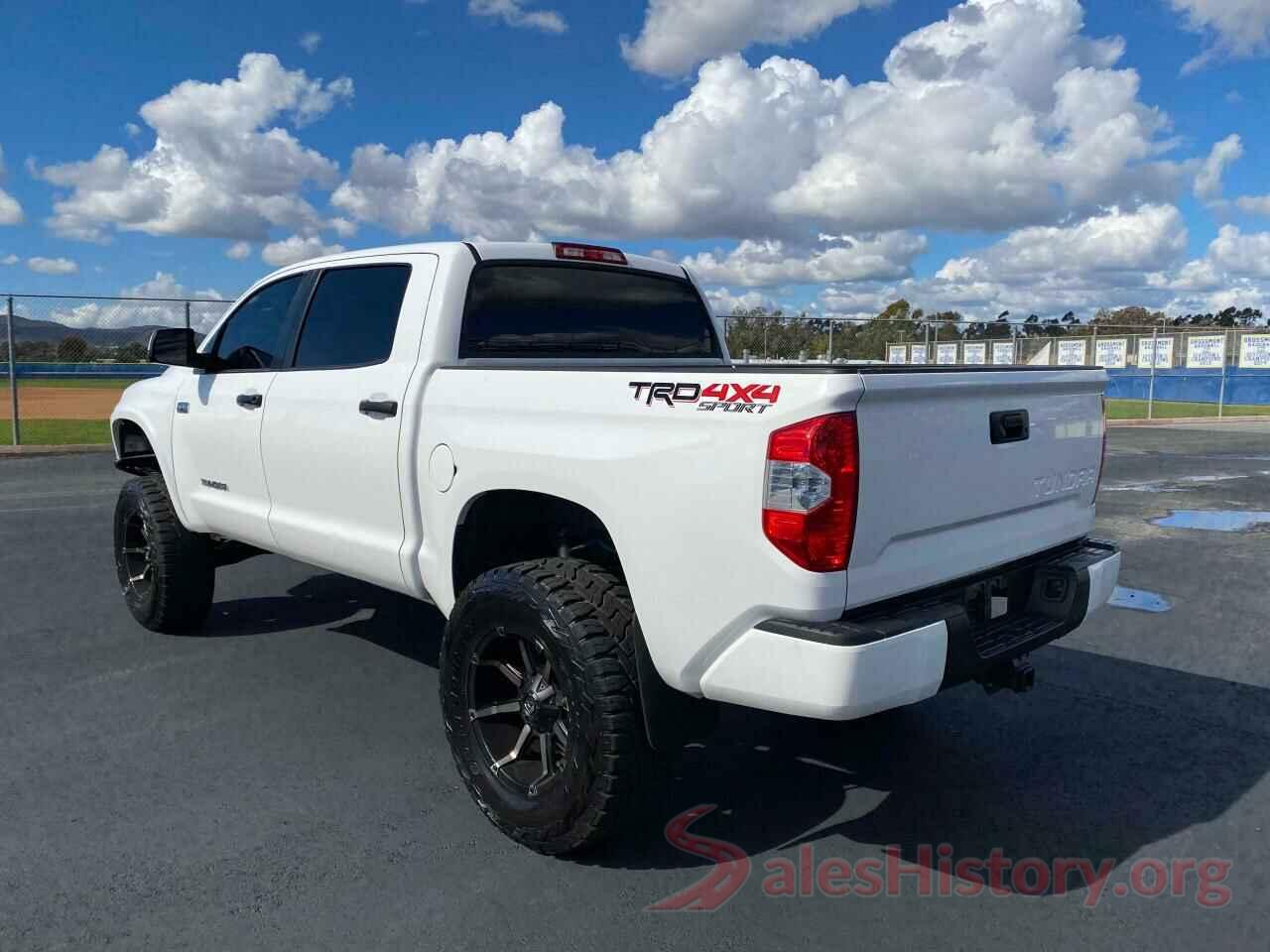 5TFDY5F10JX734718 2018 TOYOTA TUNDRA