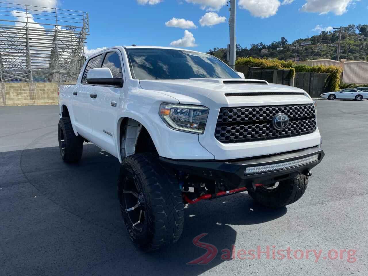 5TFDY5F10JX734718 2018 TOYOTA TUNDRA