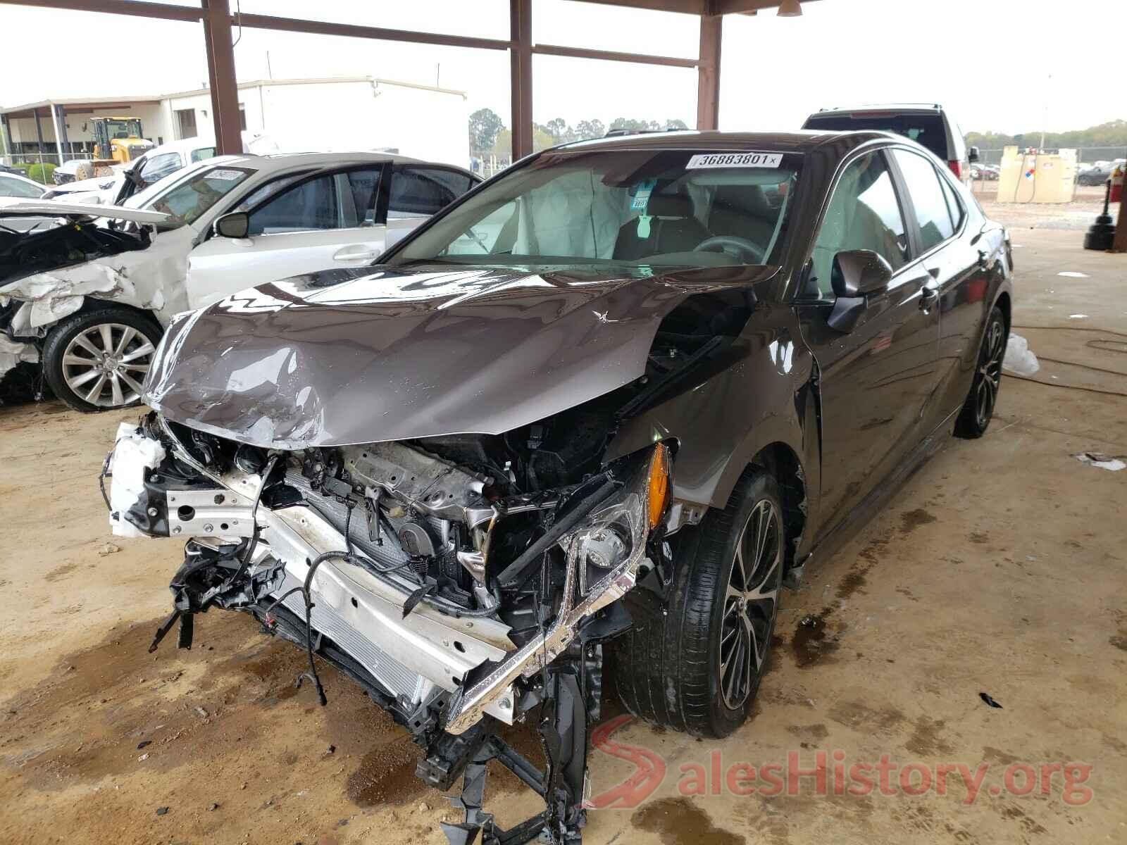 4T1B11HK1JU634490 2018 TOYOTA CAMRY