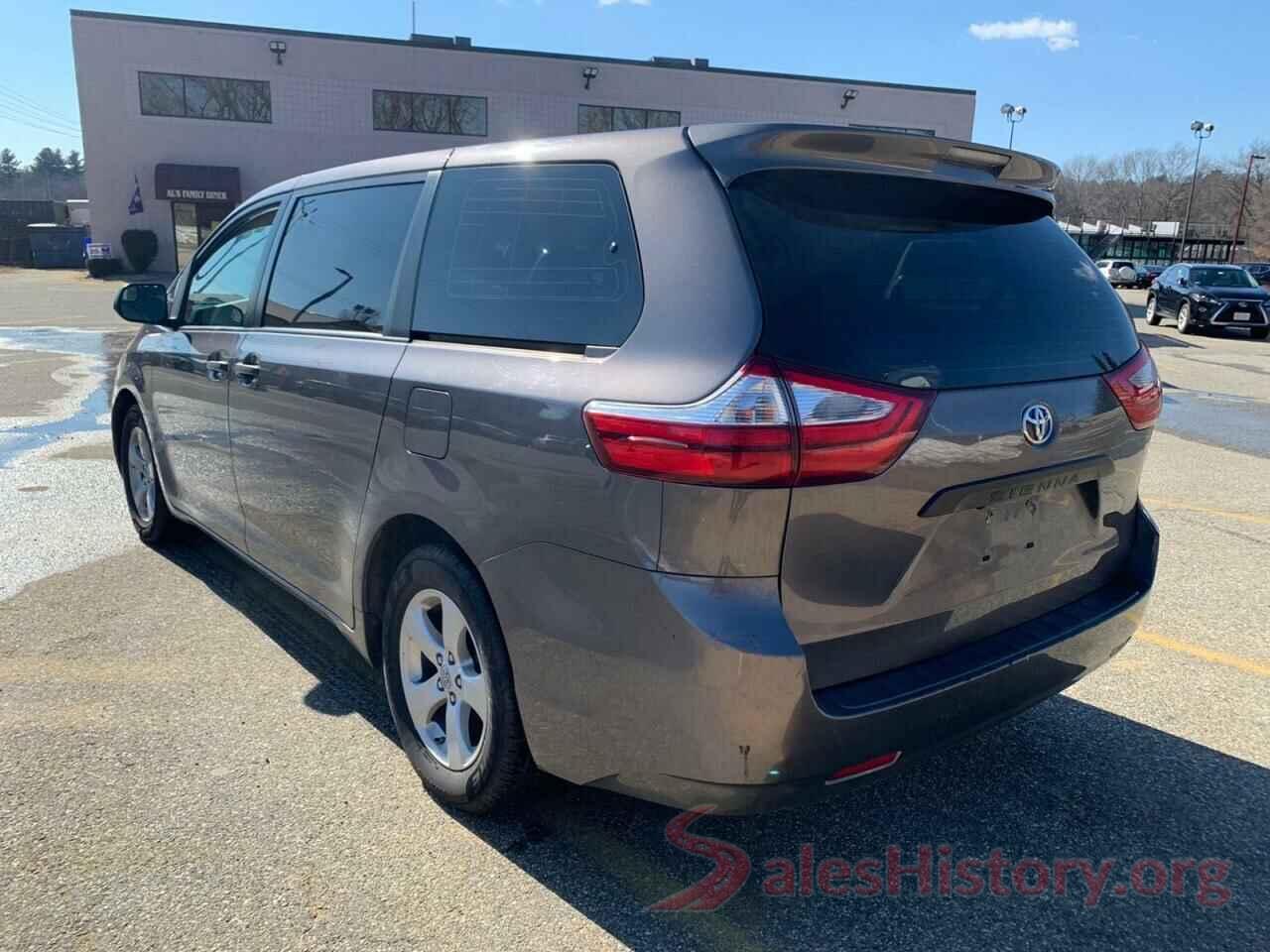 5TDZZ3DC7HS810270 2017 TOYOTA SIENNA